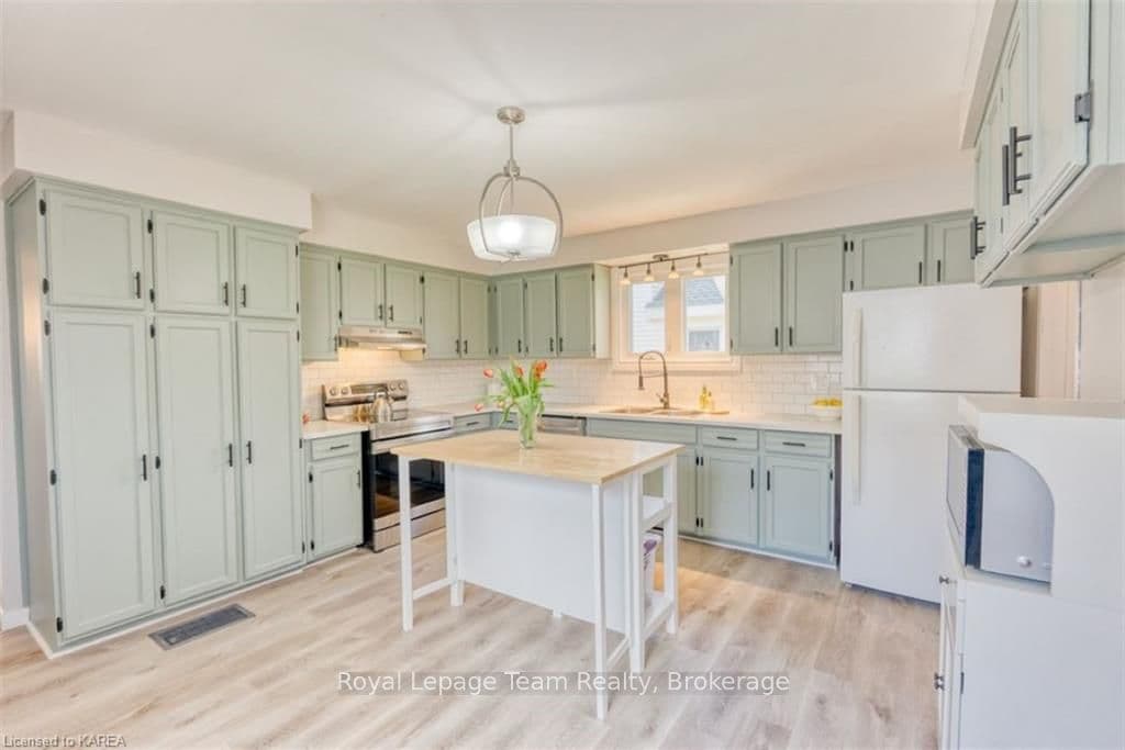 164 JAMES Street photo 15