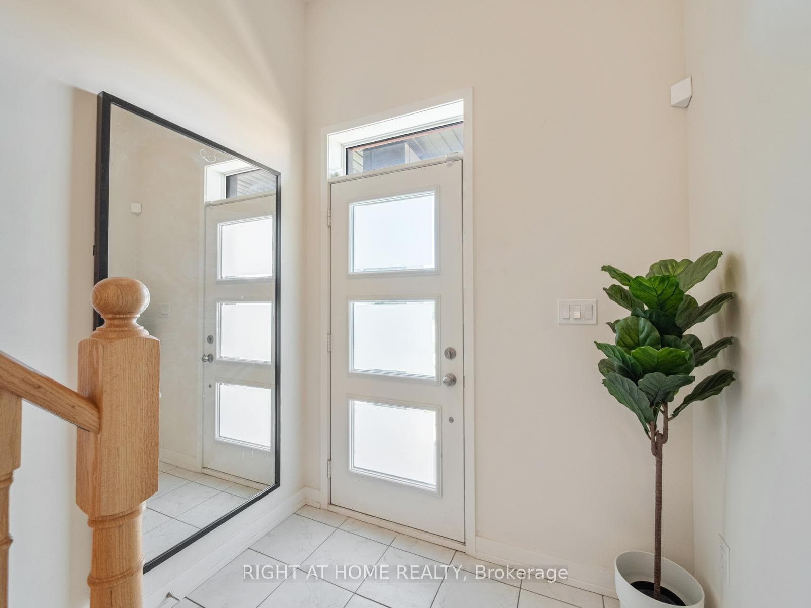 2550 Castlegate Crossing Unit 403 photo 4