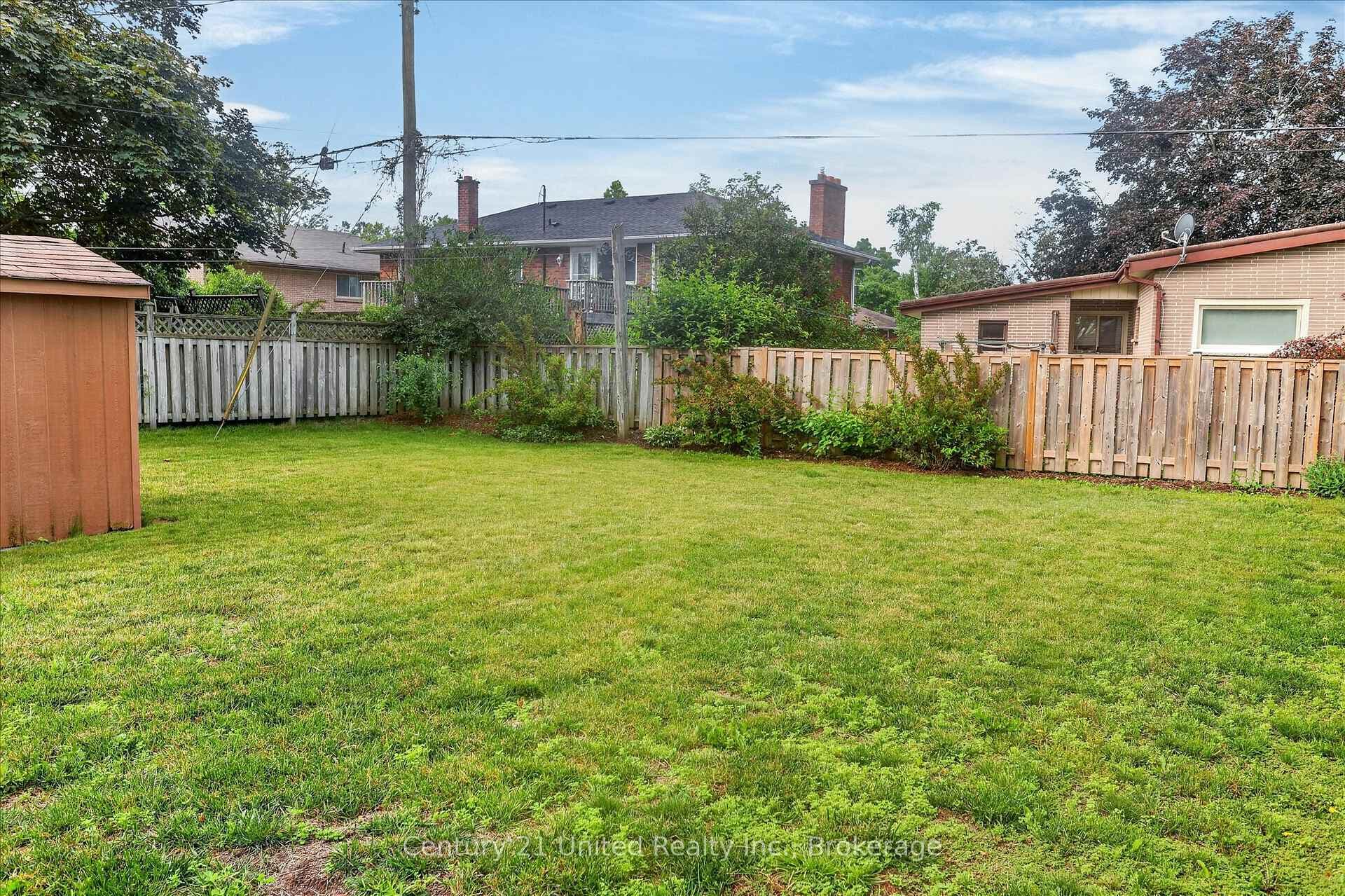 1031 Oriole Drive photo 24