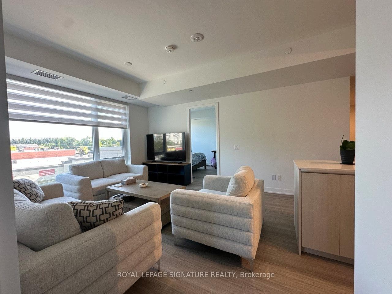 8188 Yonge Street Unit 222 photo 4