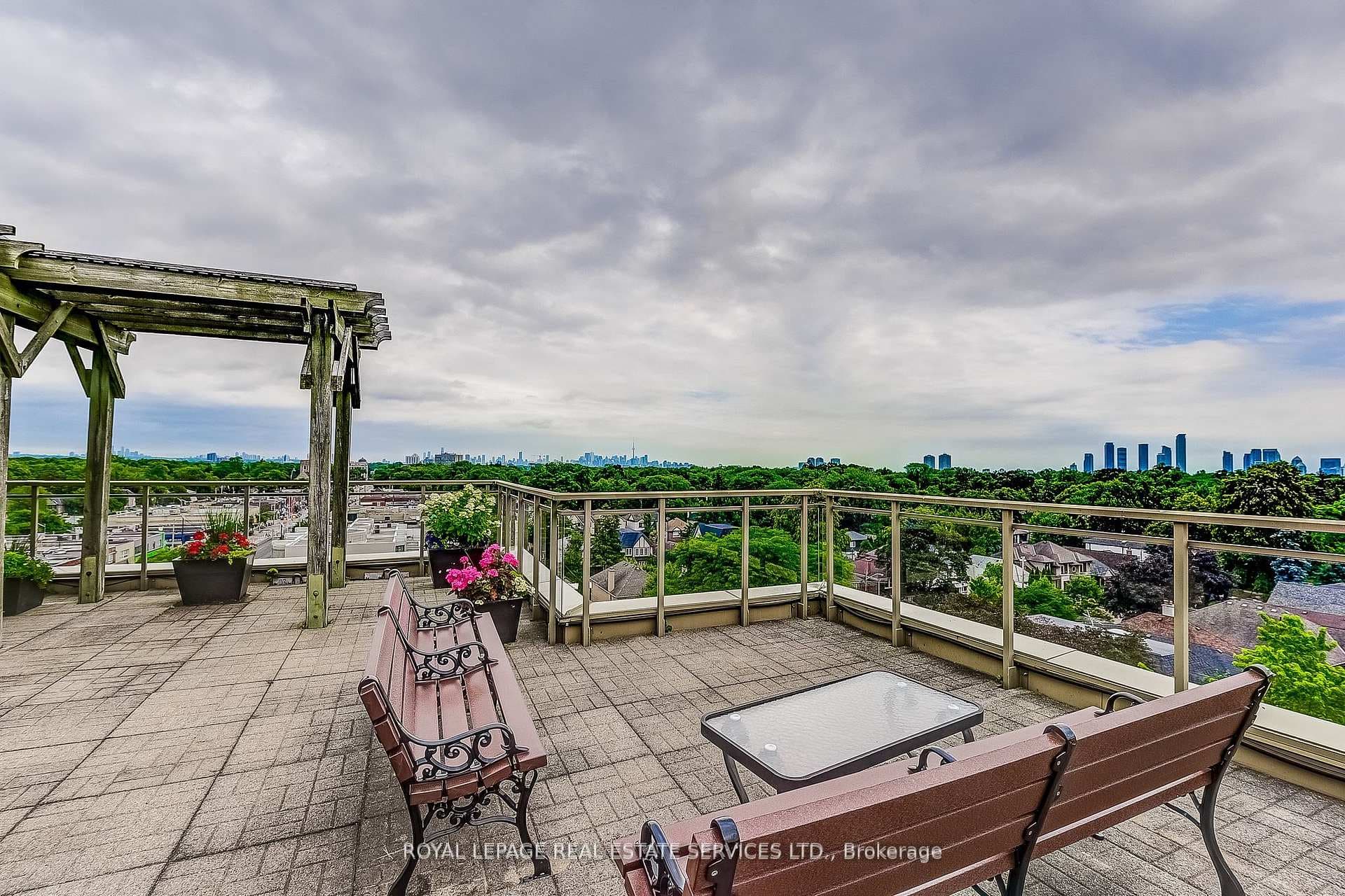 935 Royal York Road Unit 208 photo 43