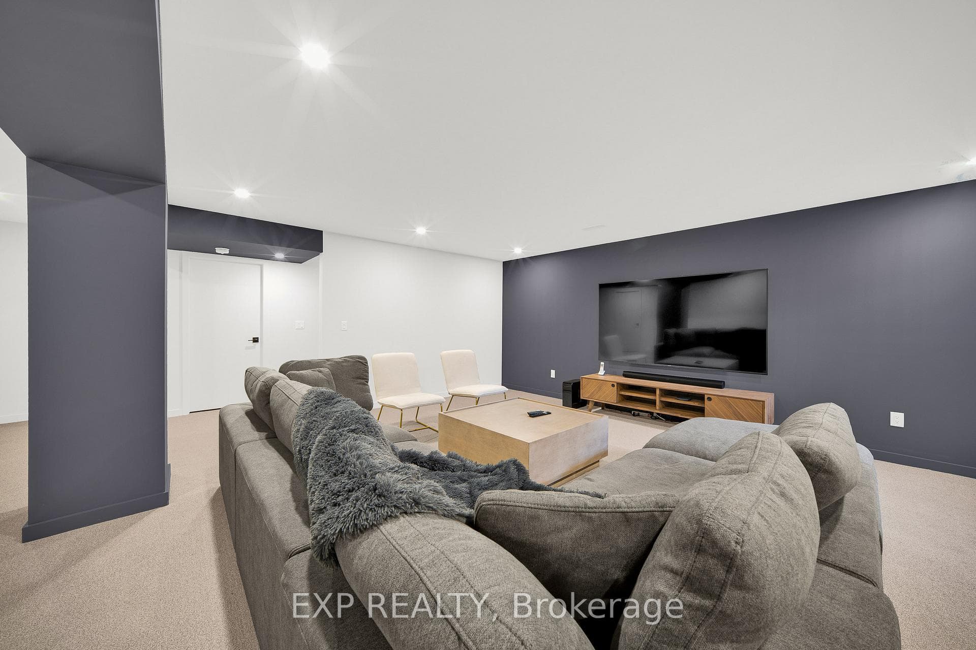708 Wooler Place photo 27