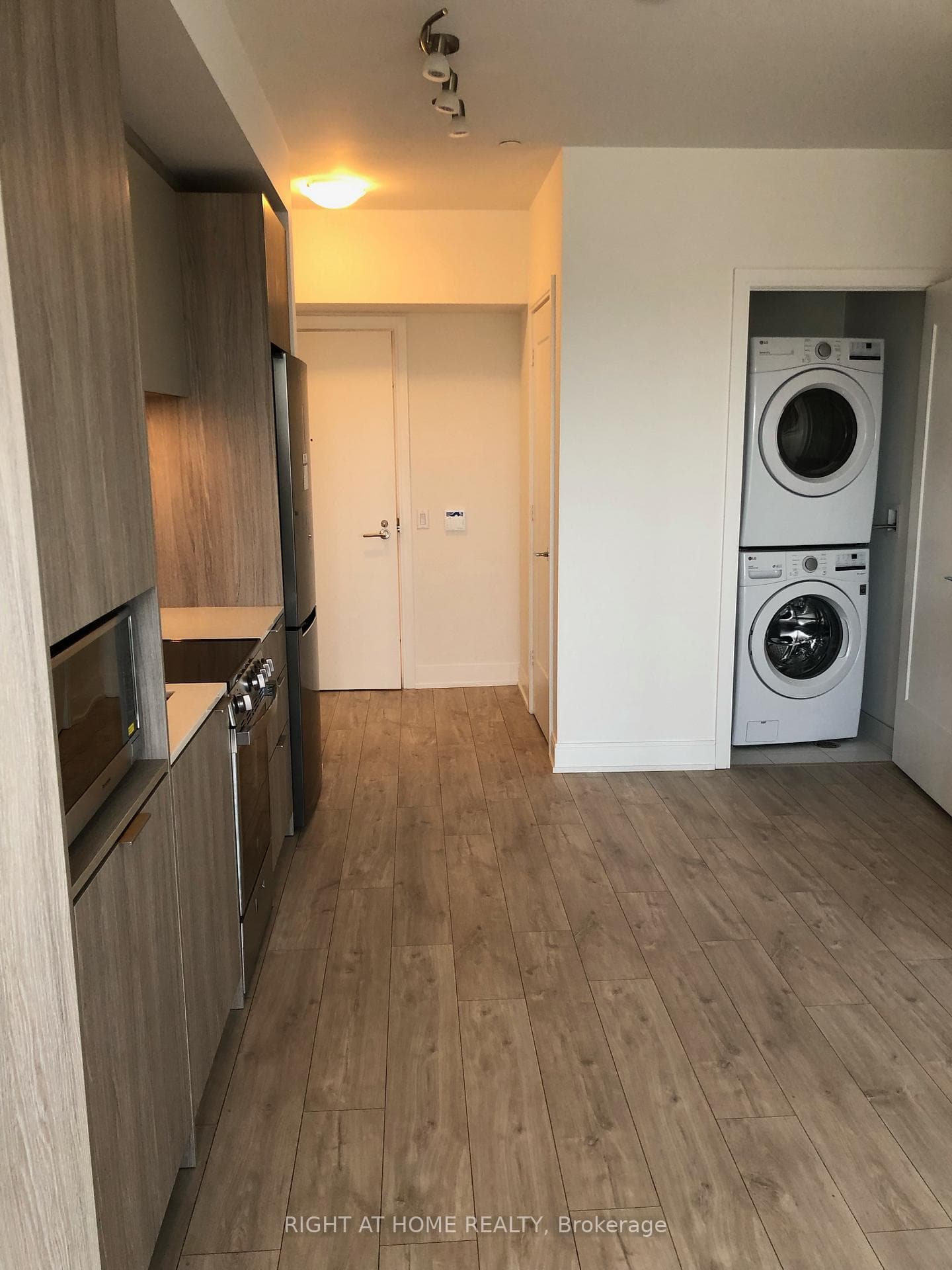 70 ANNIE CRAIG Drive Unit 3801 photo 6