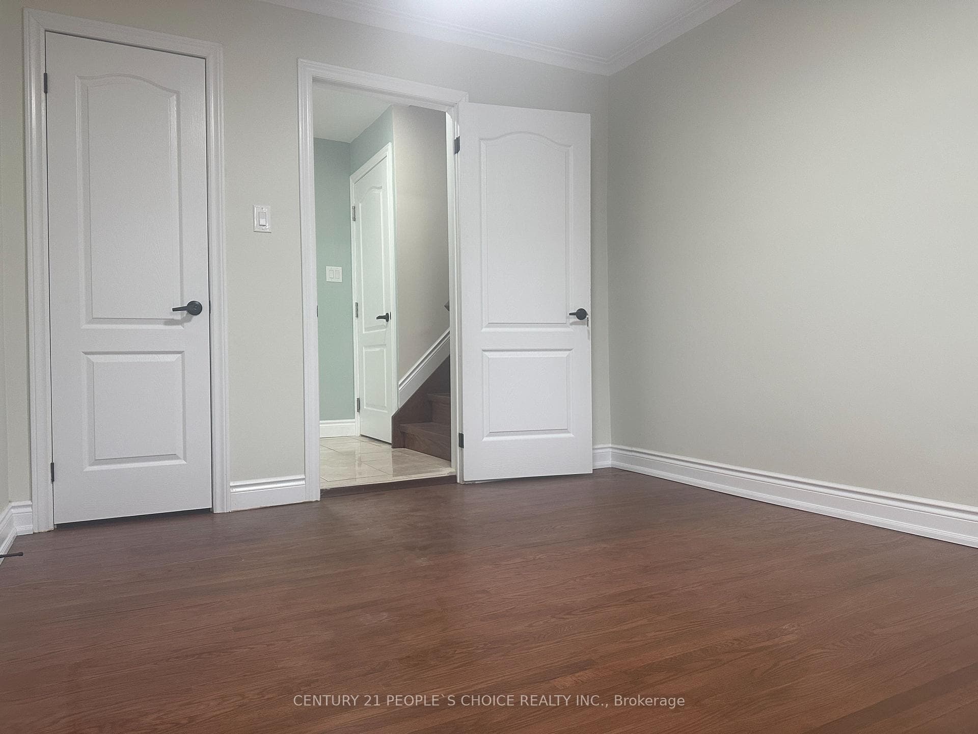 7490 Middleshire Drive photo 22