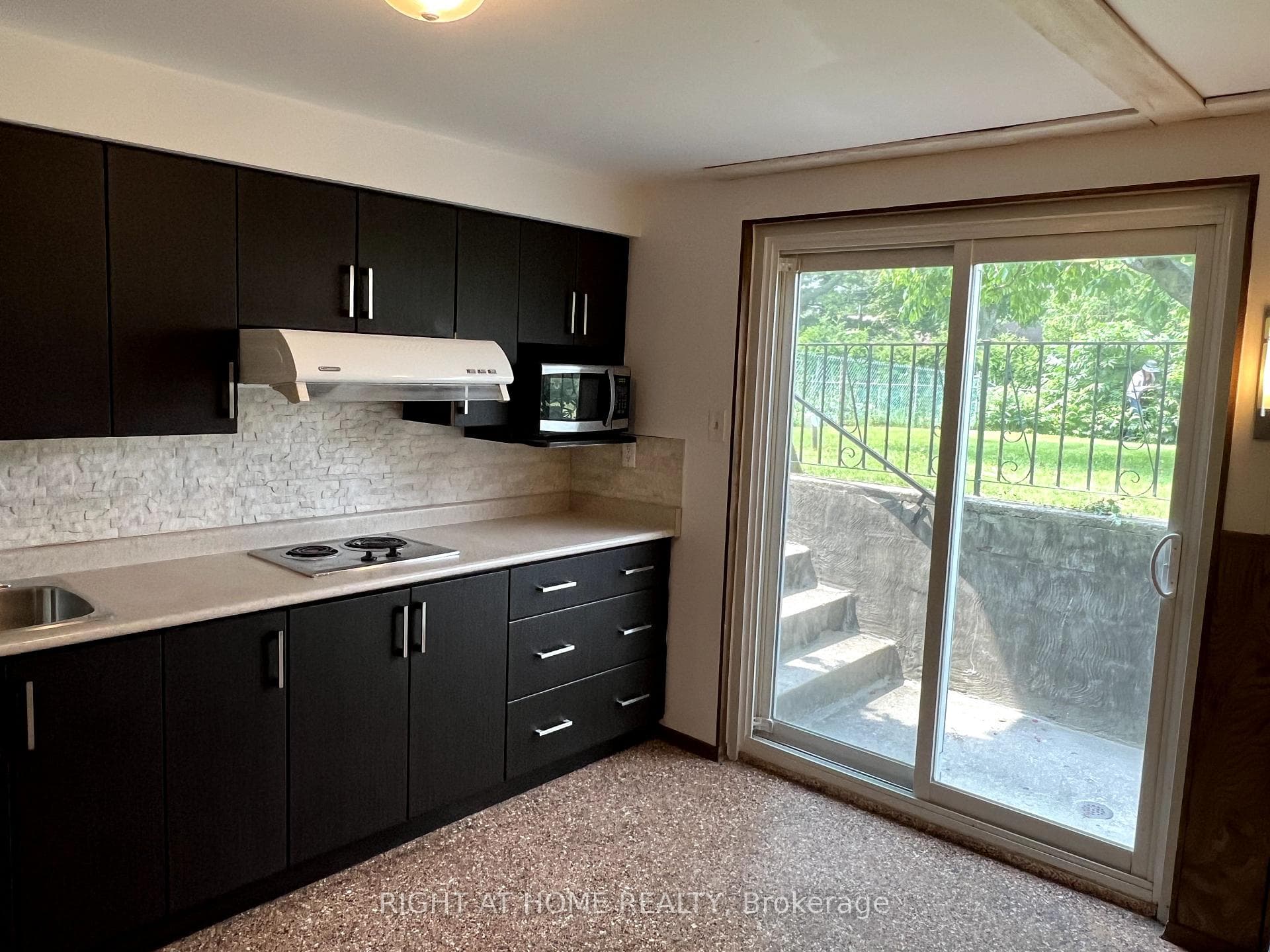 34 Beamsville Drive photo 9