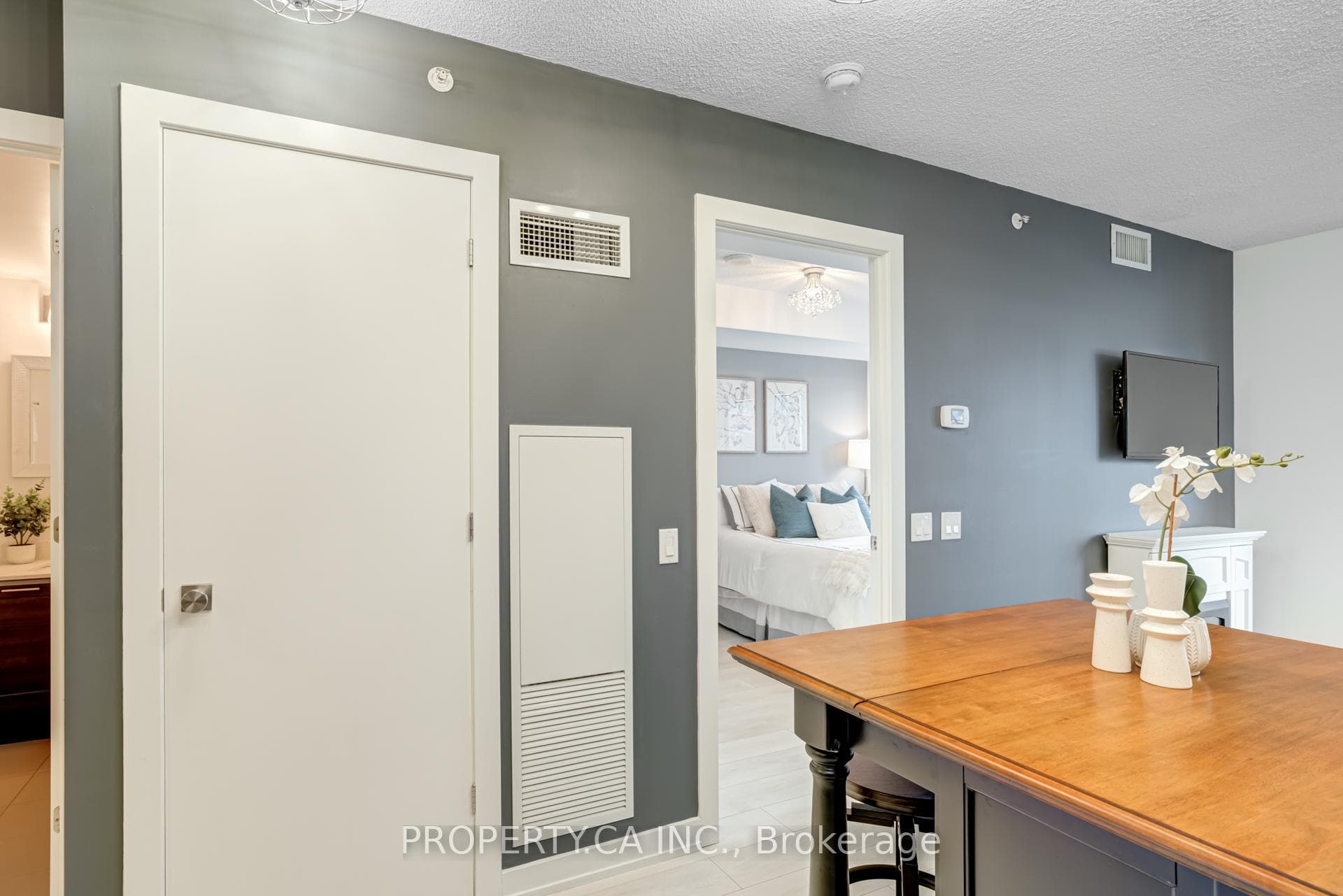 2220 Lake Shore Boulevard Unit 403 photo 13