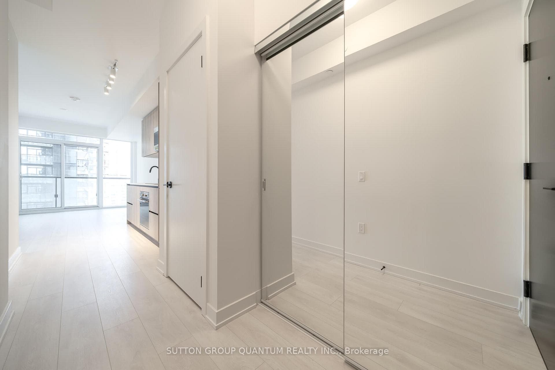 117 Broadway Avenue Unit 2204 photo 3