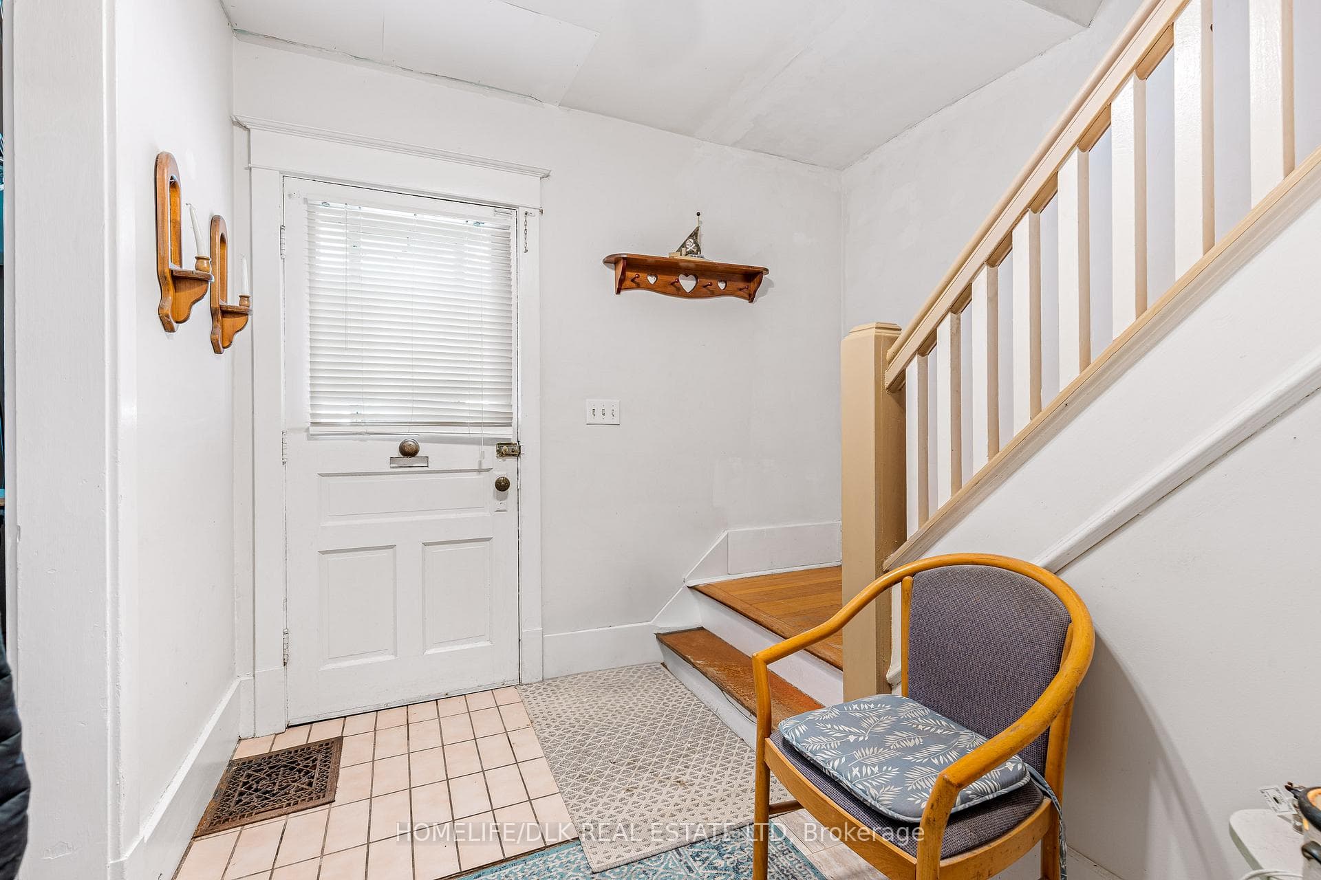 110 Bethune Street photo 5