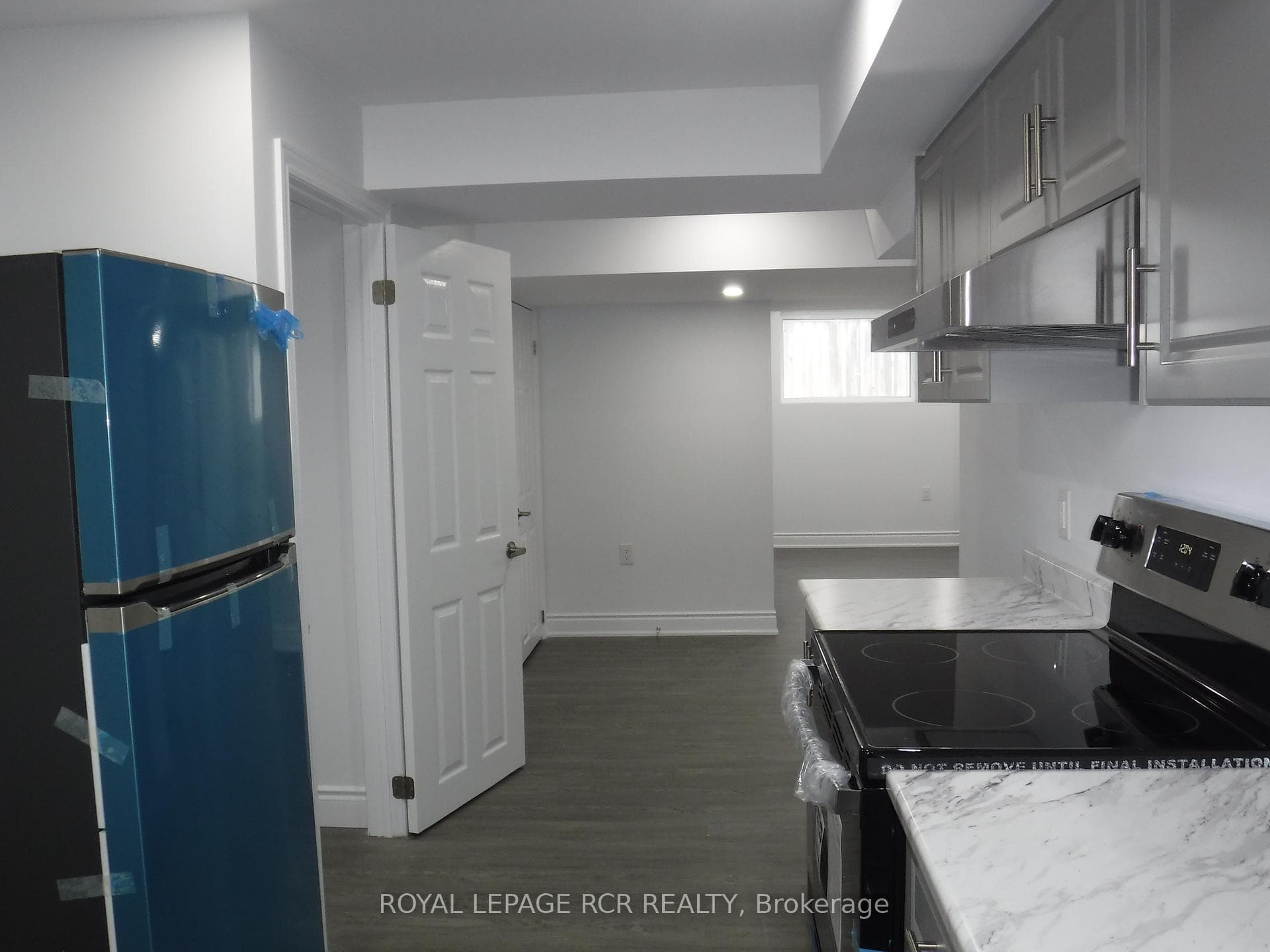 24 Carleton Trail Unit Lower photo 5