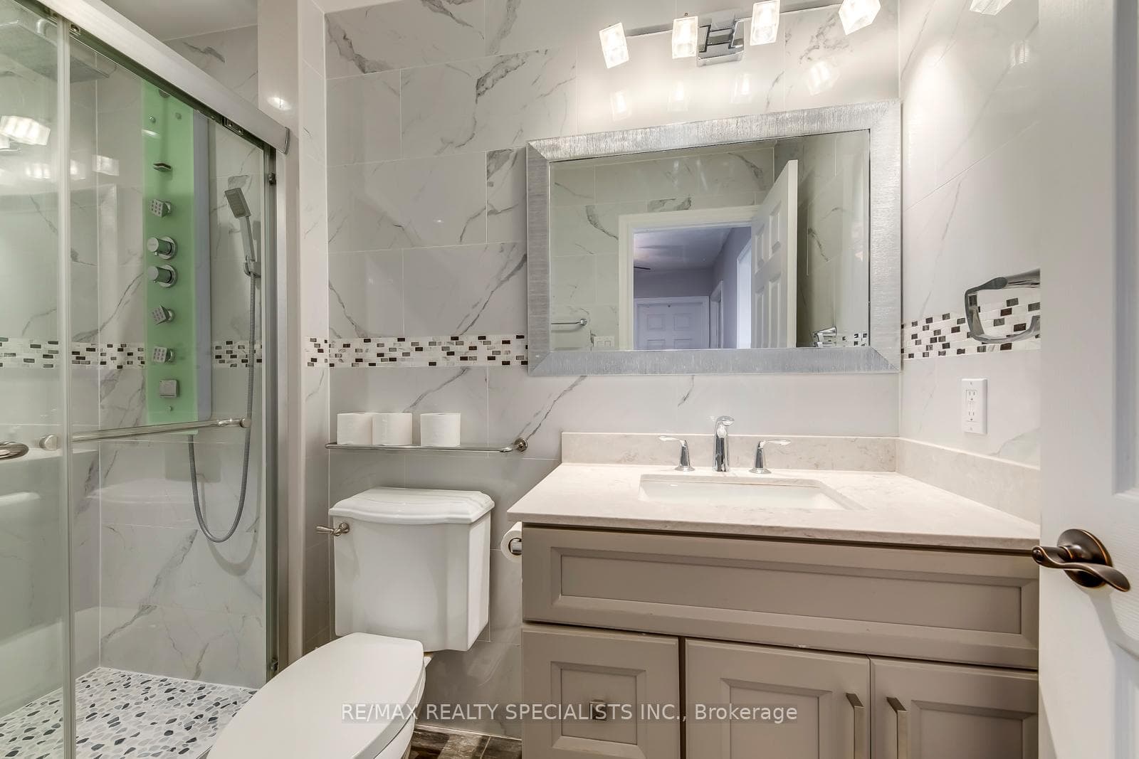 1582 Hermant Court photo 24