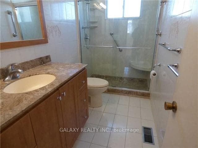 10 Goodyear Crescent photo 7