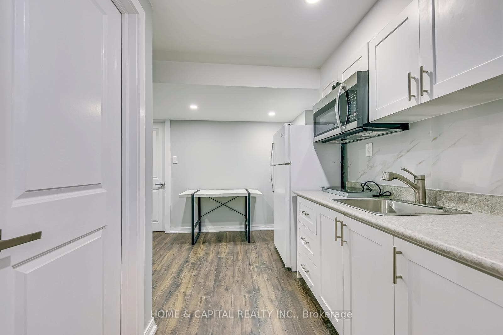 689 Gervais- Lower Level Terrace photo 17