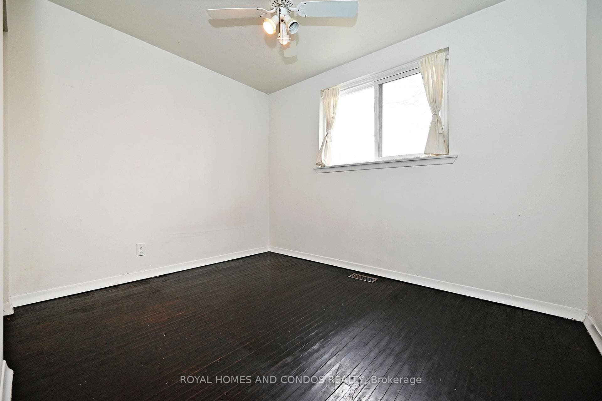 40 Pender Crescent Unit Lower photo 25