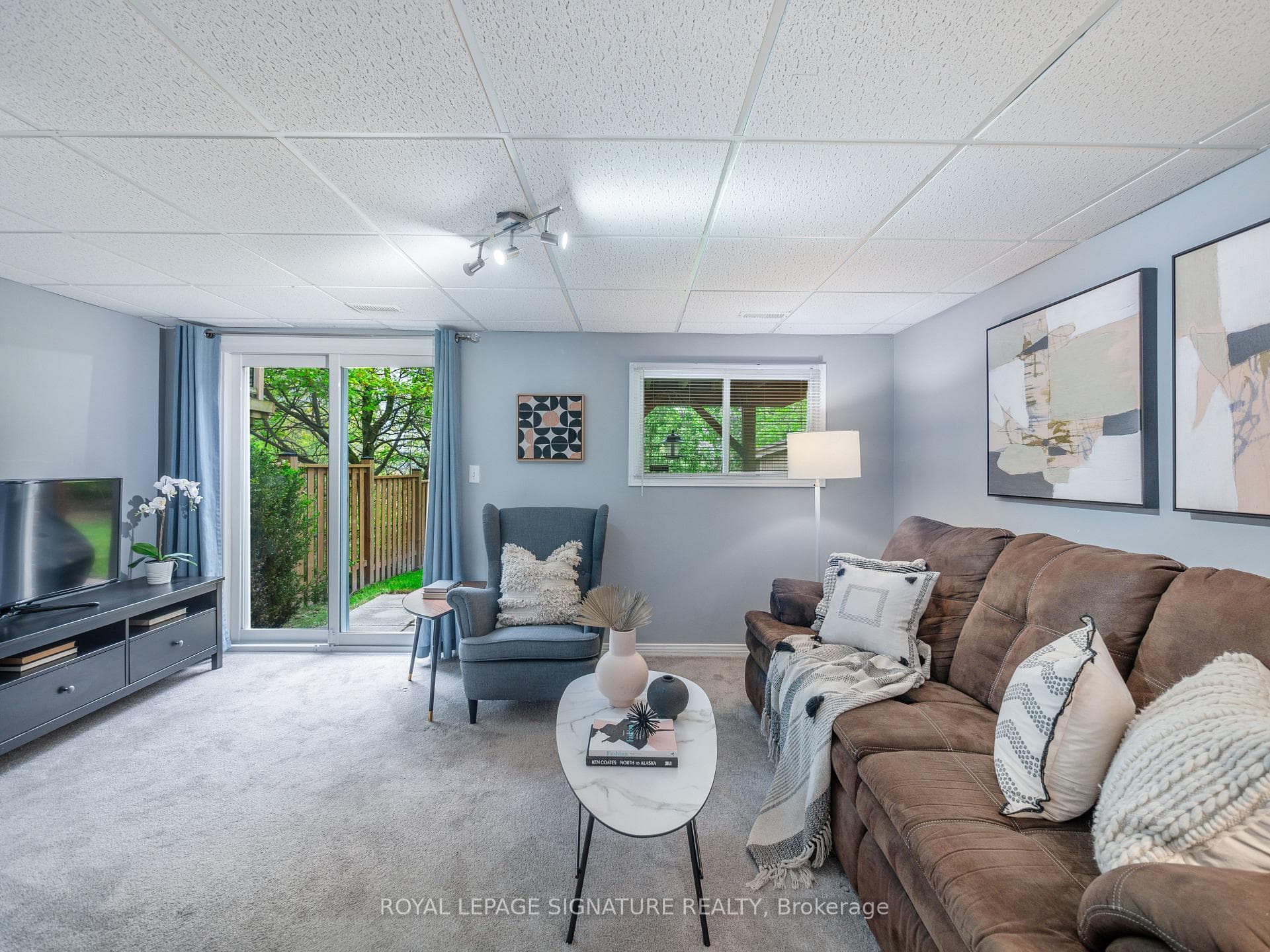 413 Cobblehill Drive photo 32