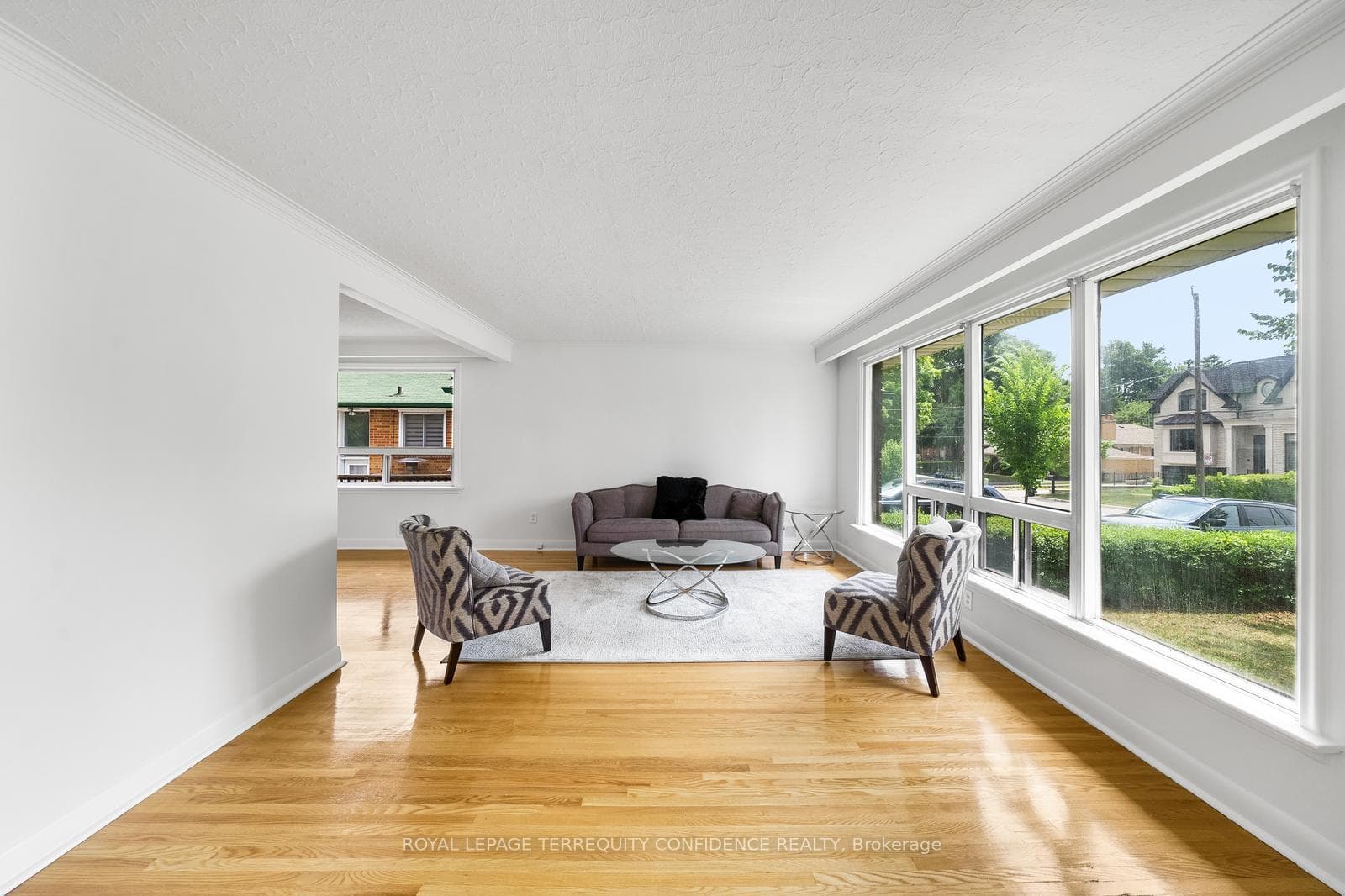 182 Betty Ann Drive photo 3
