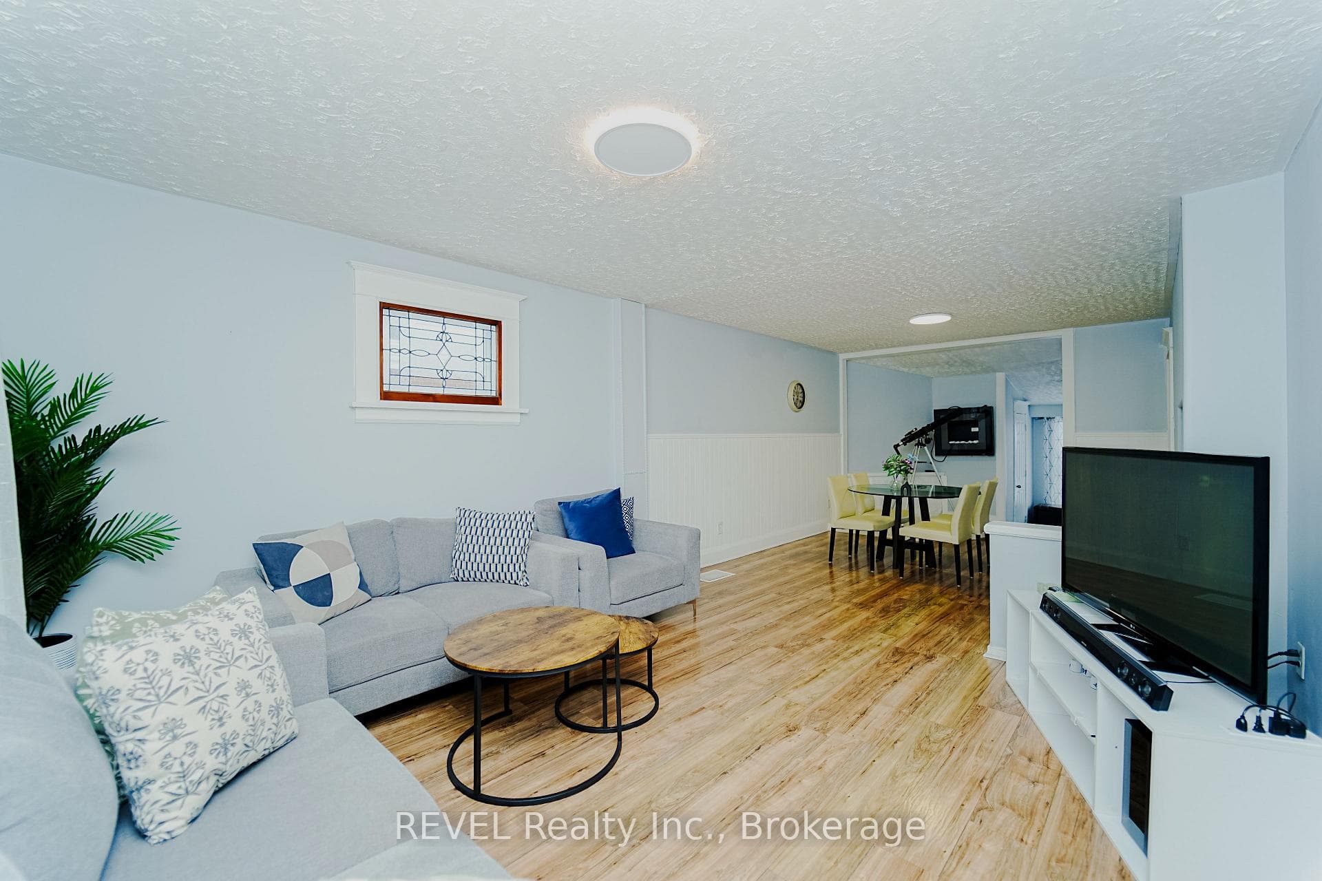 4586 Fifth Avenue photo 8