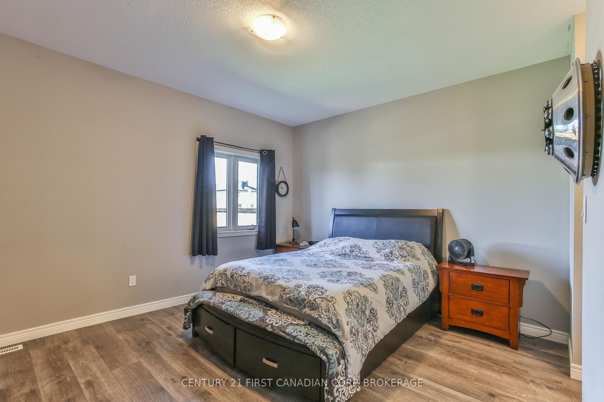 283 Boyd Boulevard photo 16
