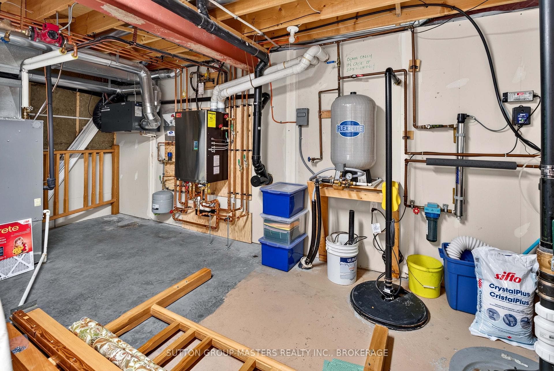 710 Maple Road photo 12