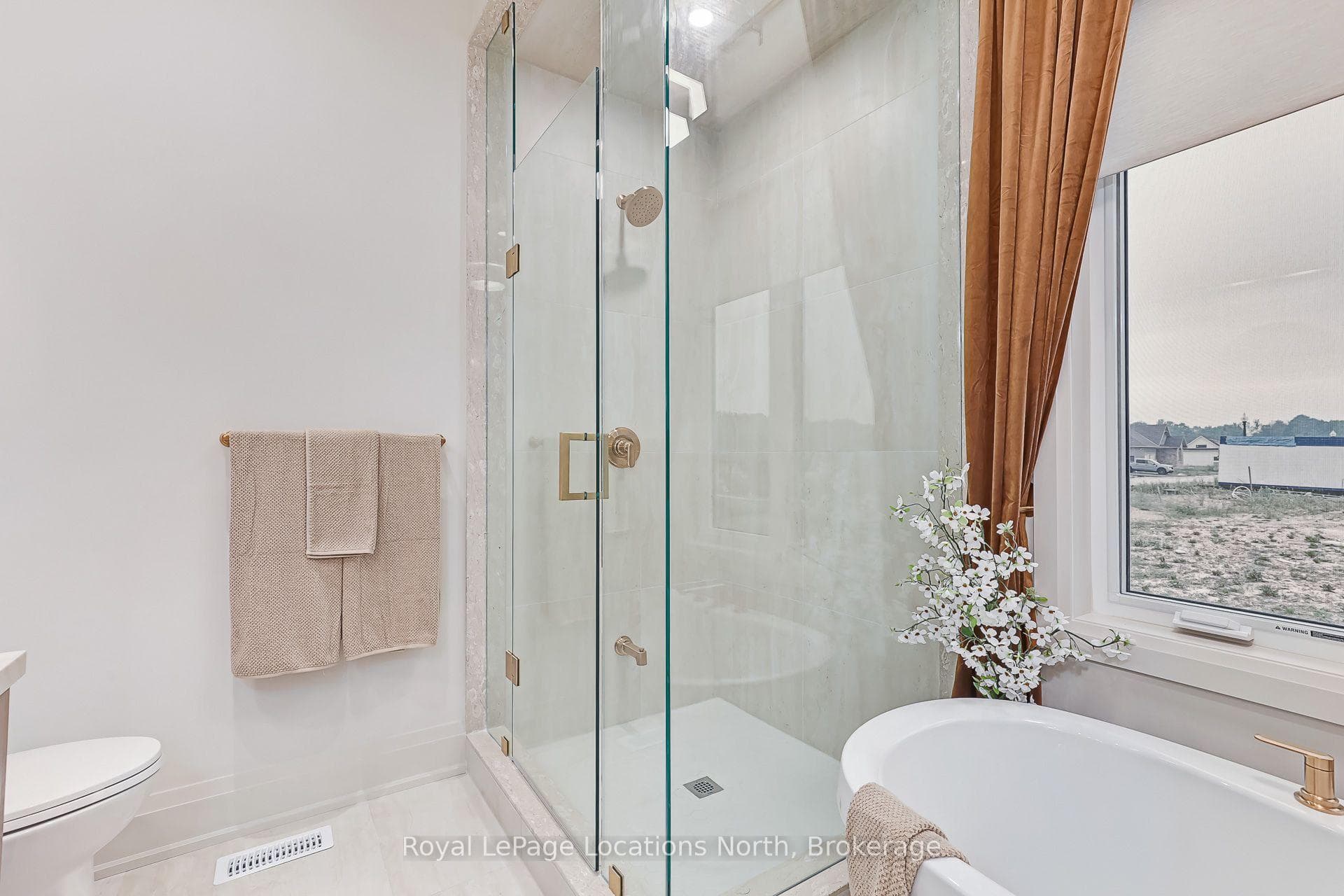 primary bedroom ensuite