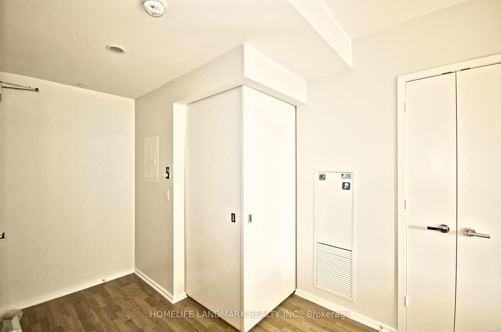1 Bloor Street Unit 809 photo 17