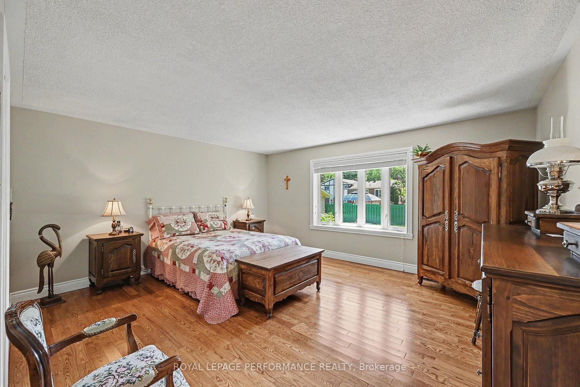 1401 Holy Cross Boulevard photo 17