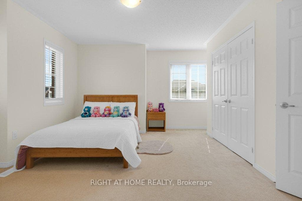 75 Hartwell Road photo 32