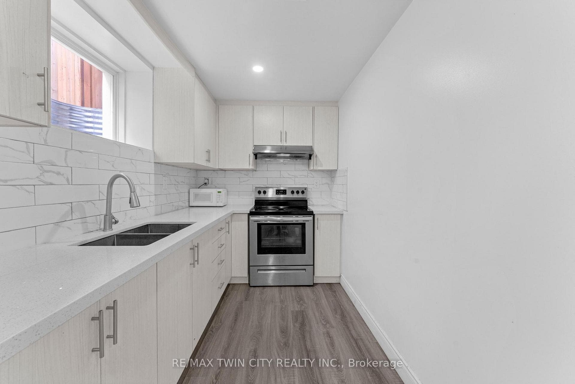 11 NETHERWOOD Road photo 24