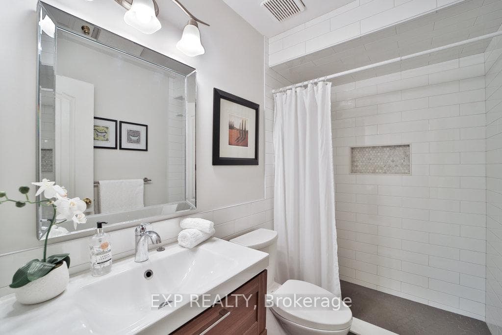 Beautifully renovated primary ensuite