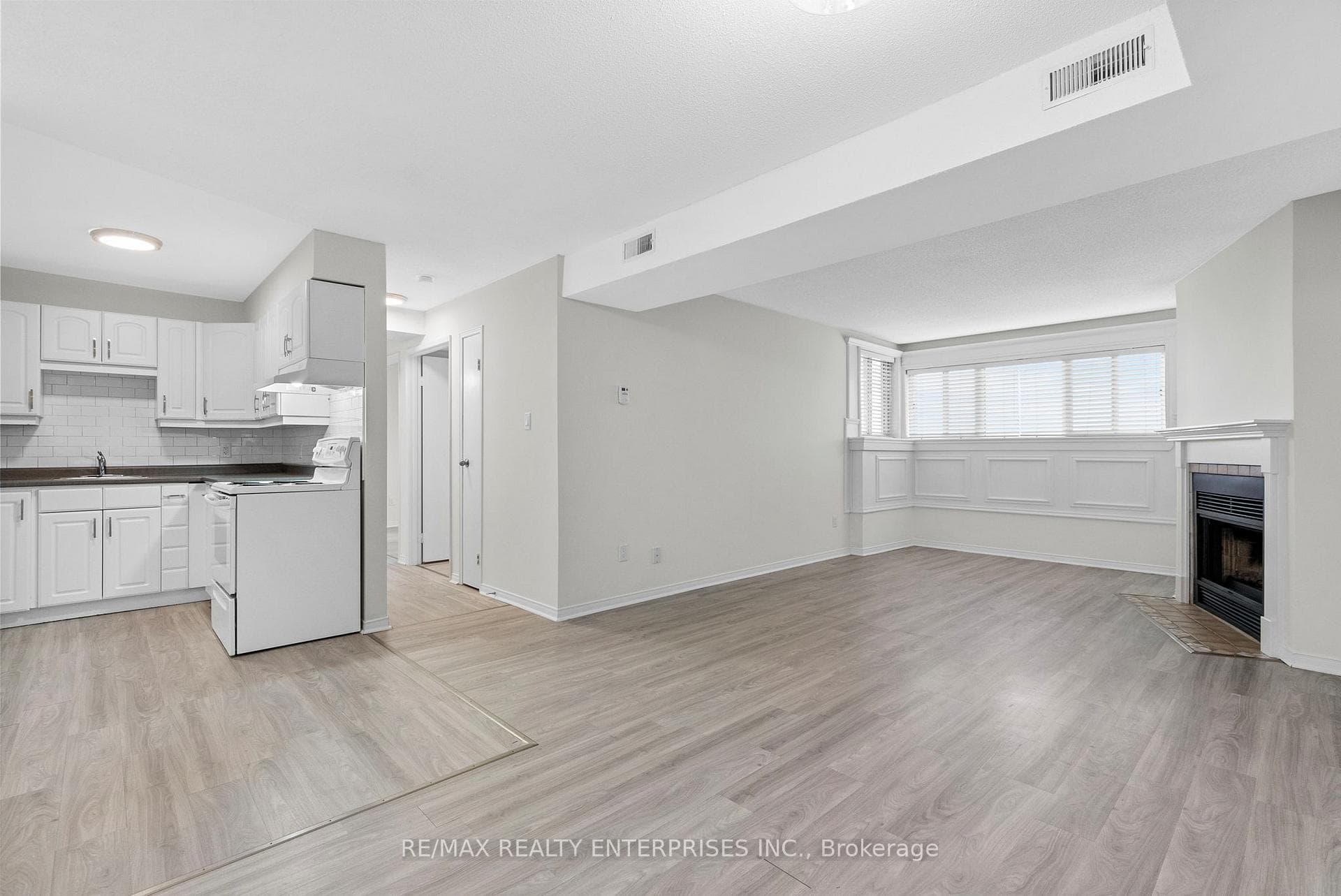 Living Room / Dining Room