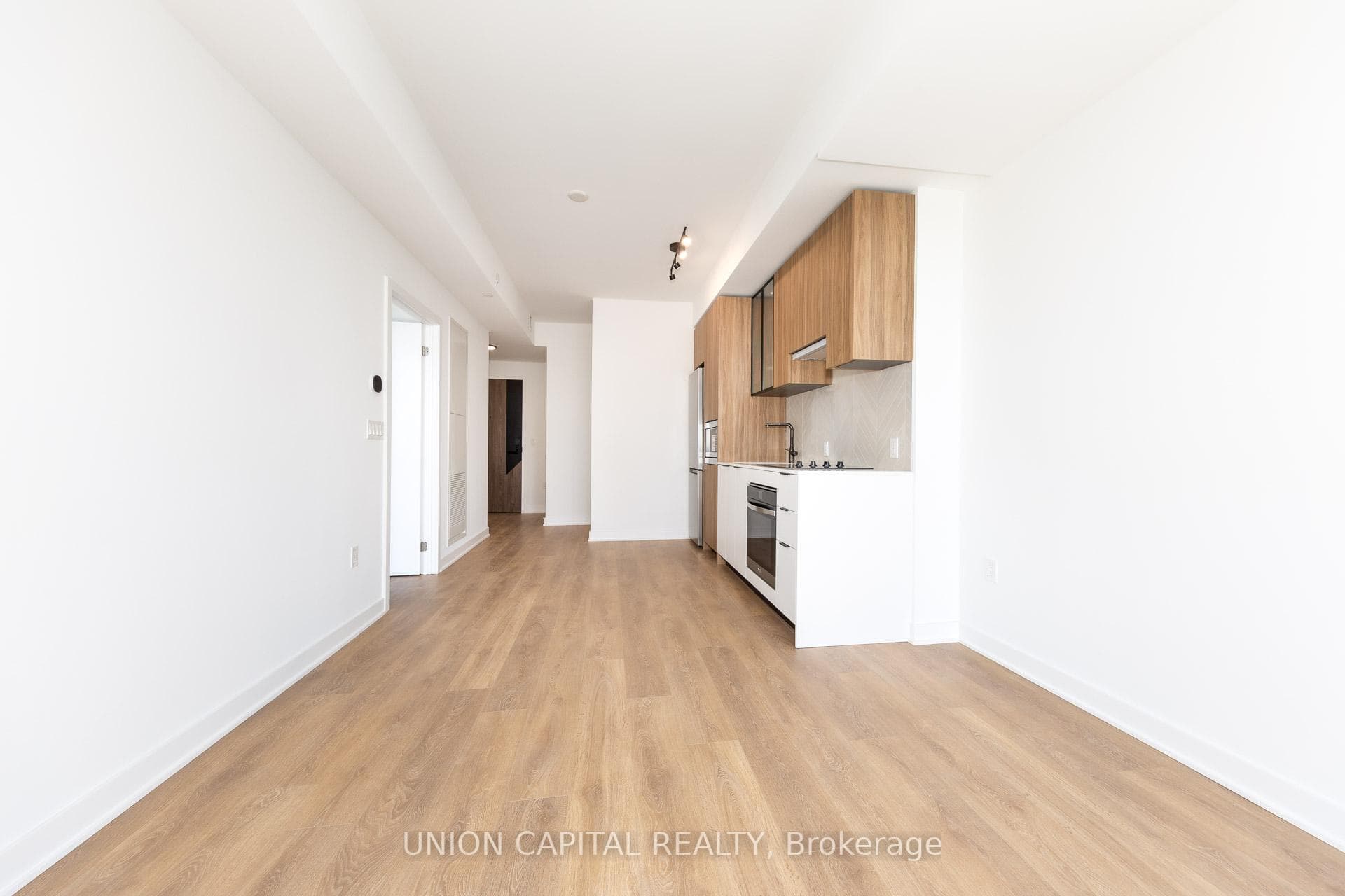 1037 THE QUEENSWAY N/A Unit 314 photo 12