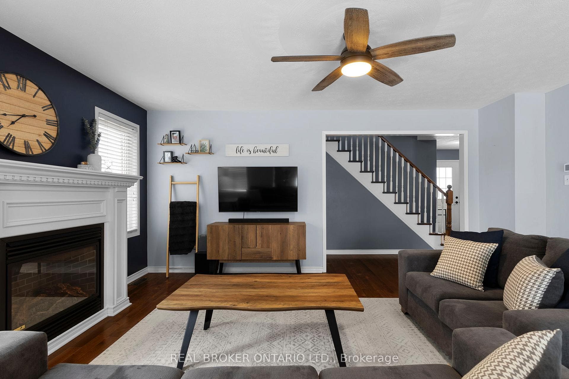 27 Vanessa Drive photo 5