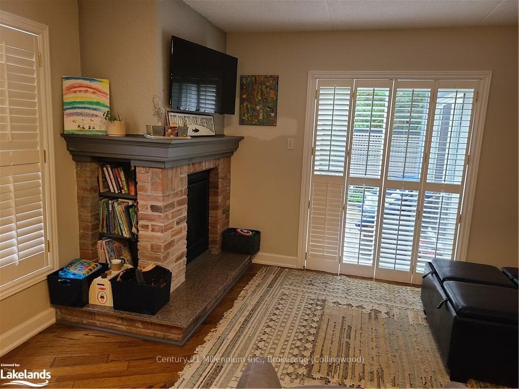 384 MARINERS Way photo 7