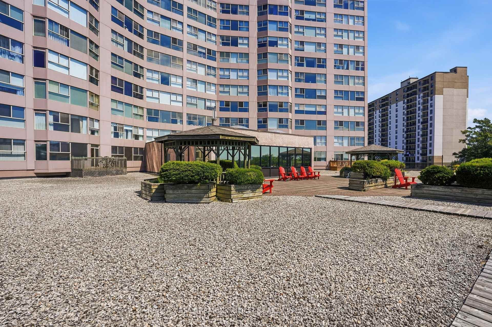 7 Gale Crescent Unit B3 photo 32