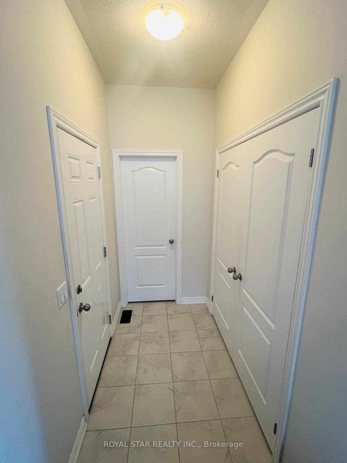 121 Bonnieglen Farm Boulevard Unit Upper photo 22
