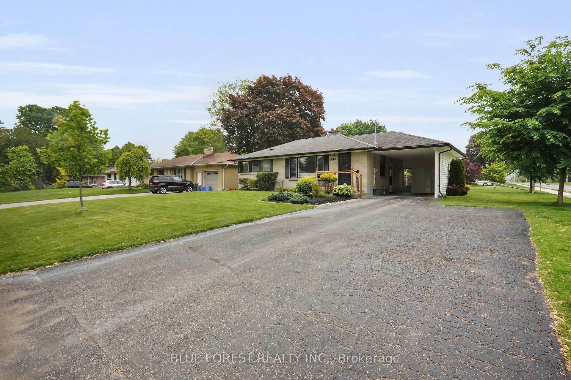 1418 Woodbine Street photo 3