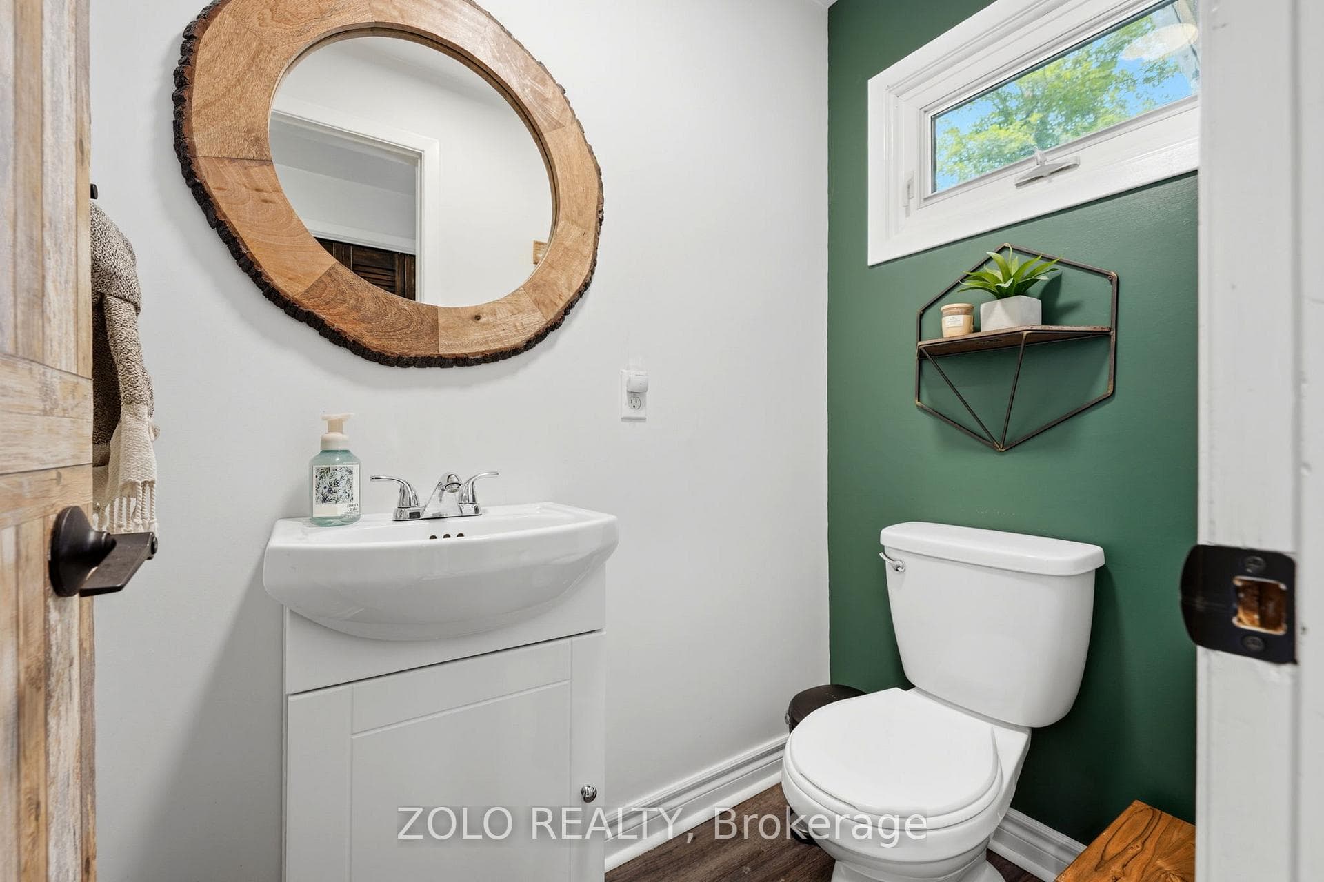 9406 WELLINGTON Rd 42 Road photo 28
