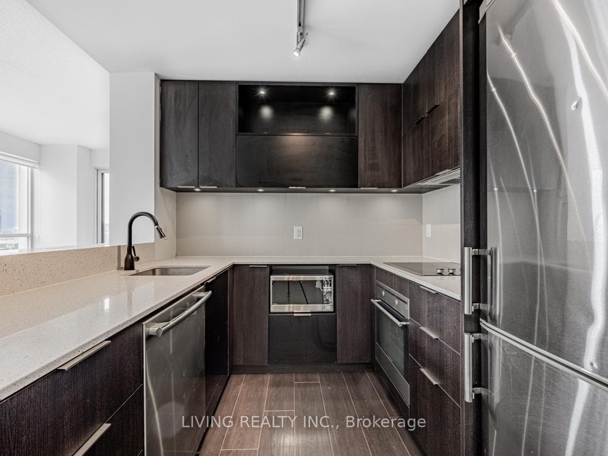 170 Sumach Street Unit 1402 photo 6