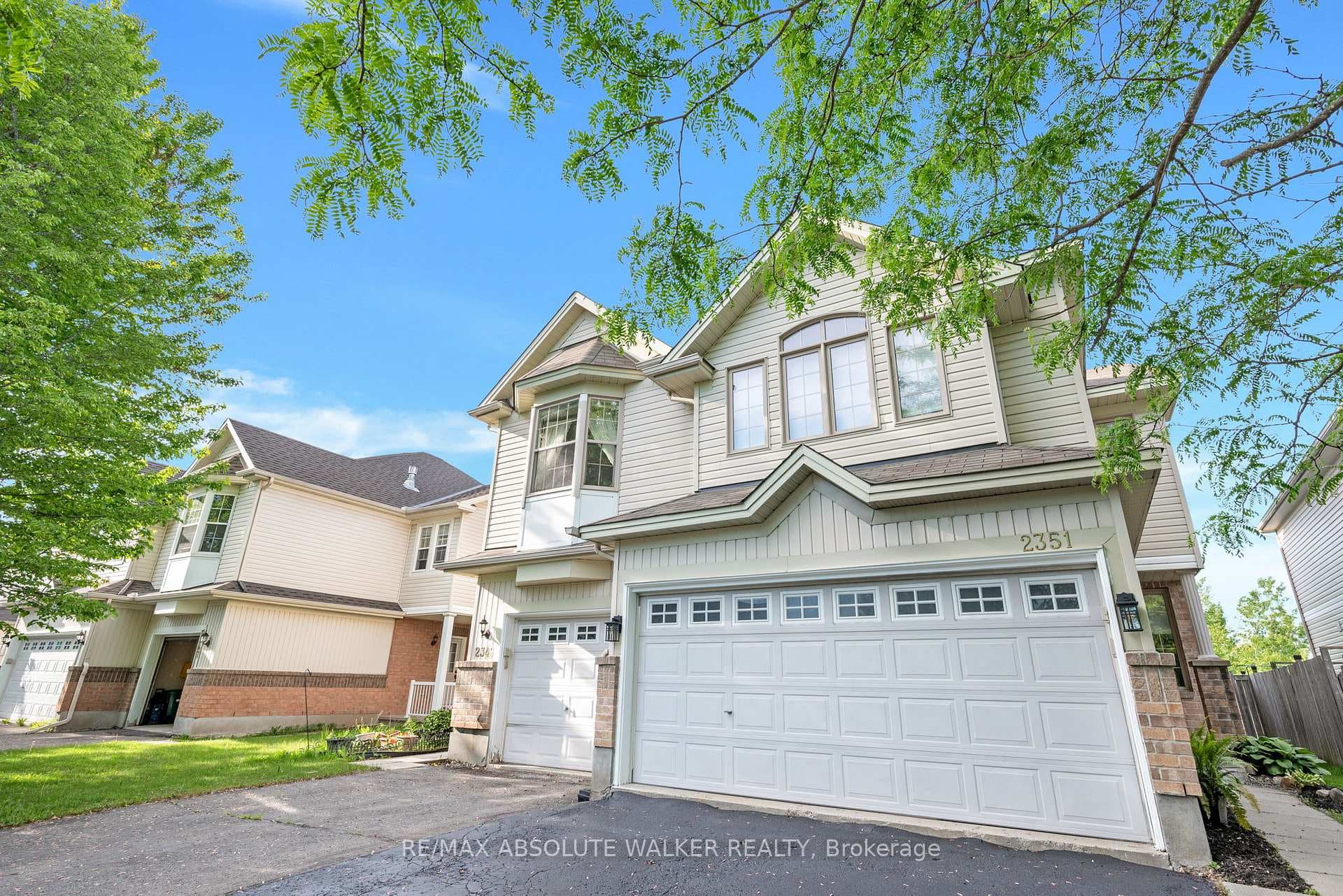 2351 Glandriel Crescent photo 6