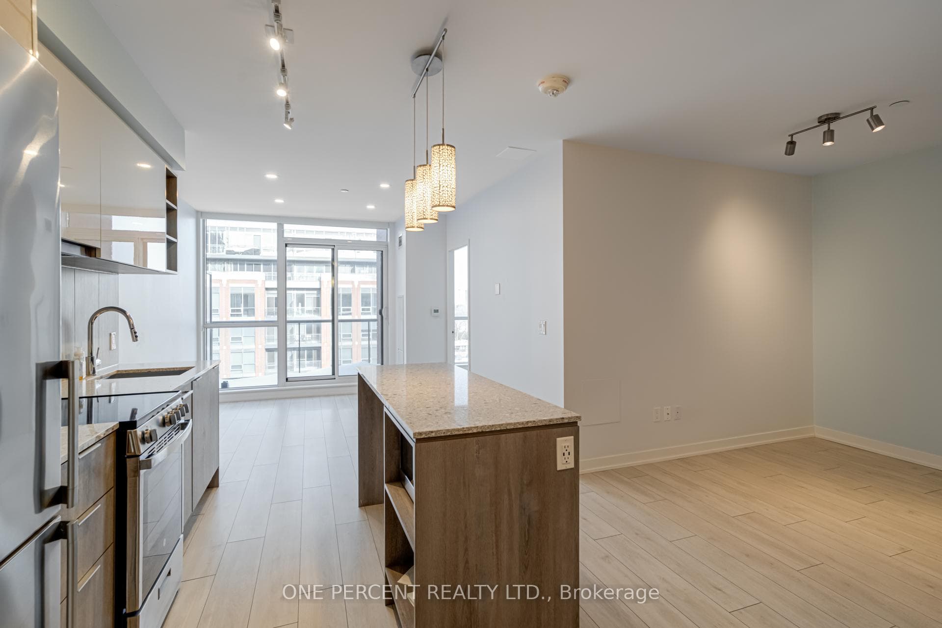 31 Tippett Road Unit 660 photo 13