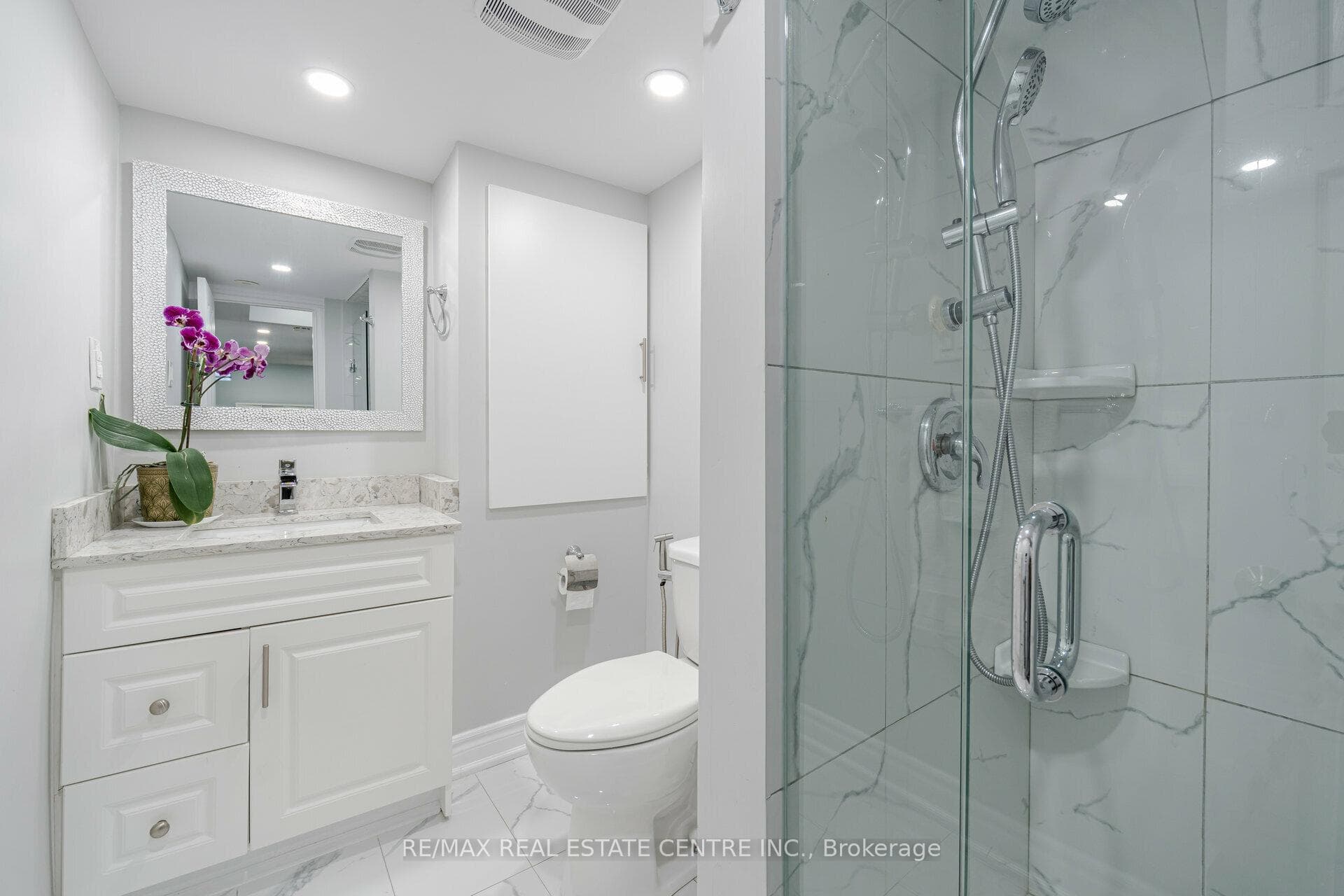 806 Maquire Terrace photo 36