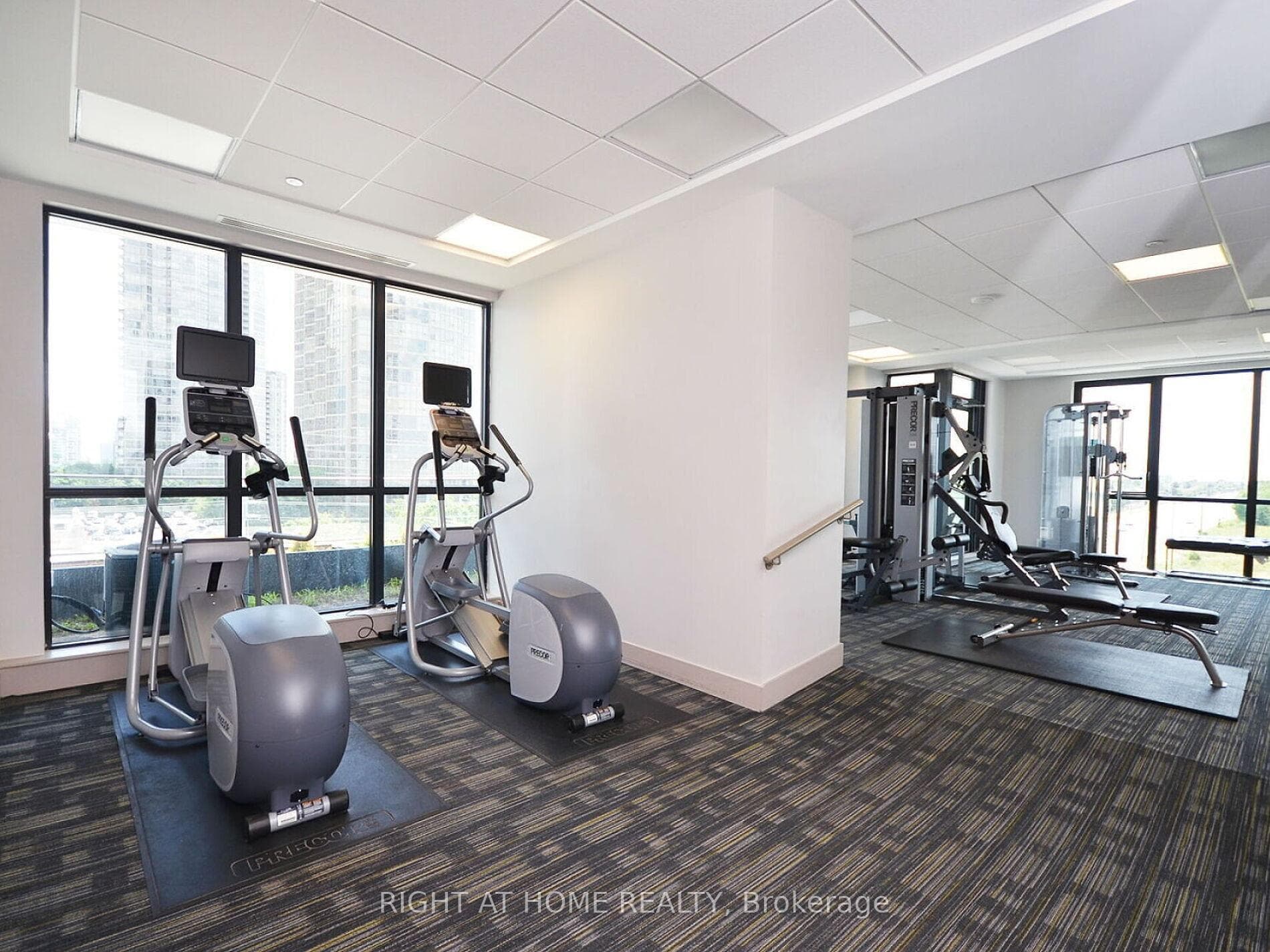 55 Eglinton Avenue Unit 1301 photo 38