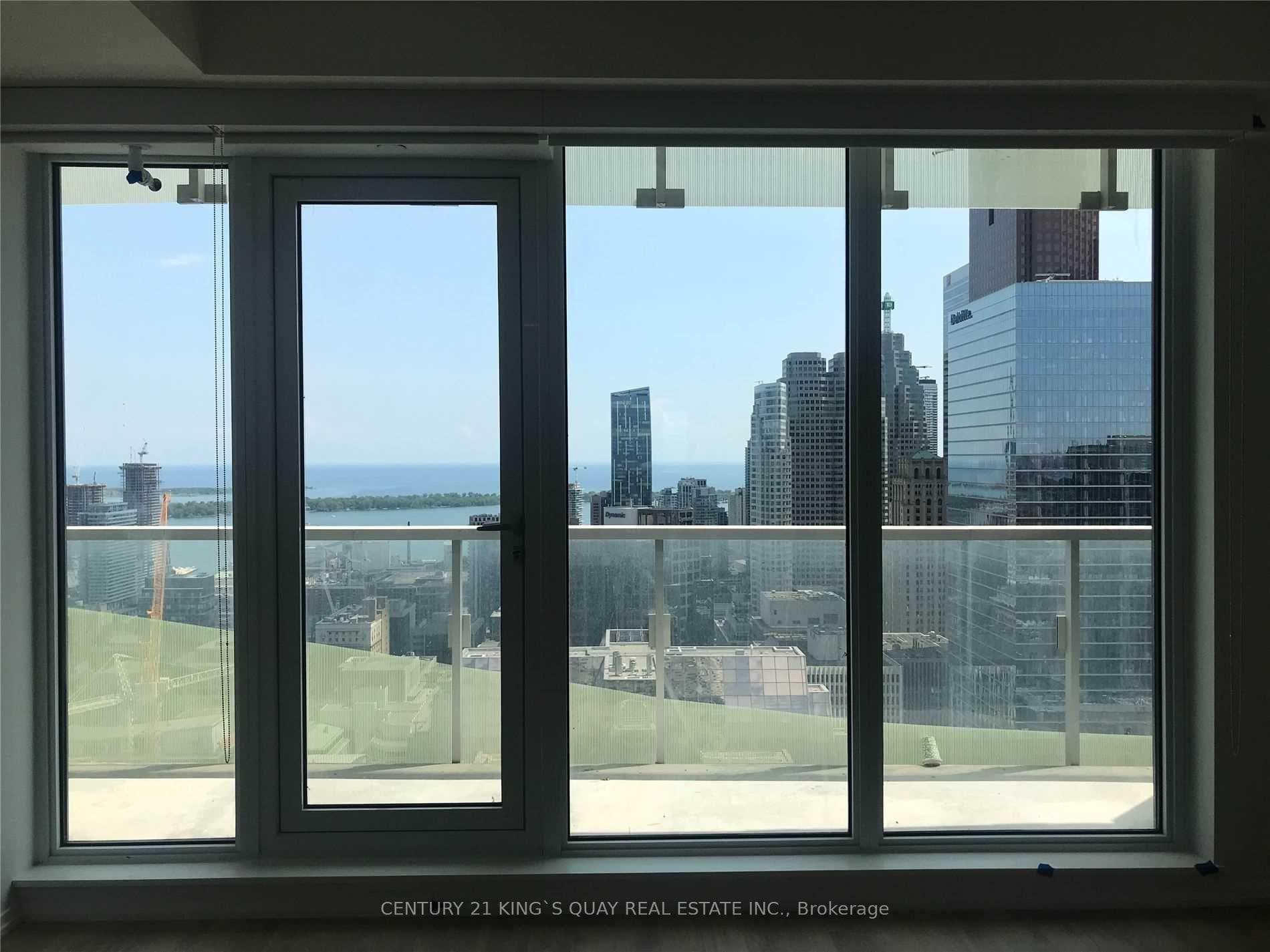 197 Yonge Street Unit 4106 photo 3