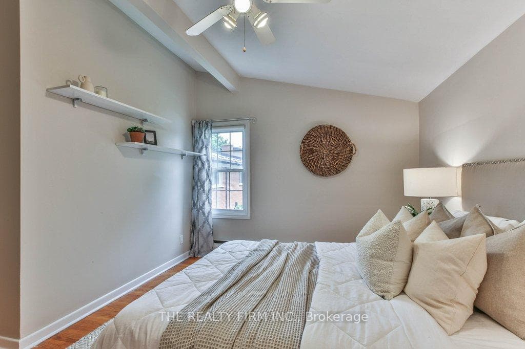 50 Guildwood Walk photo 23