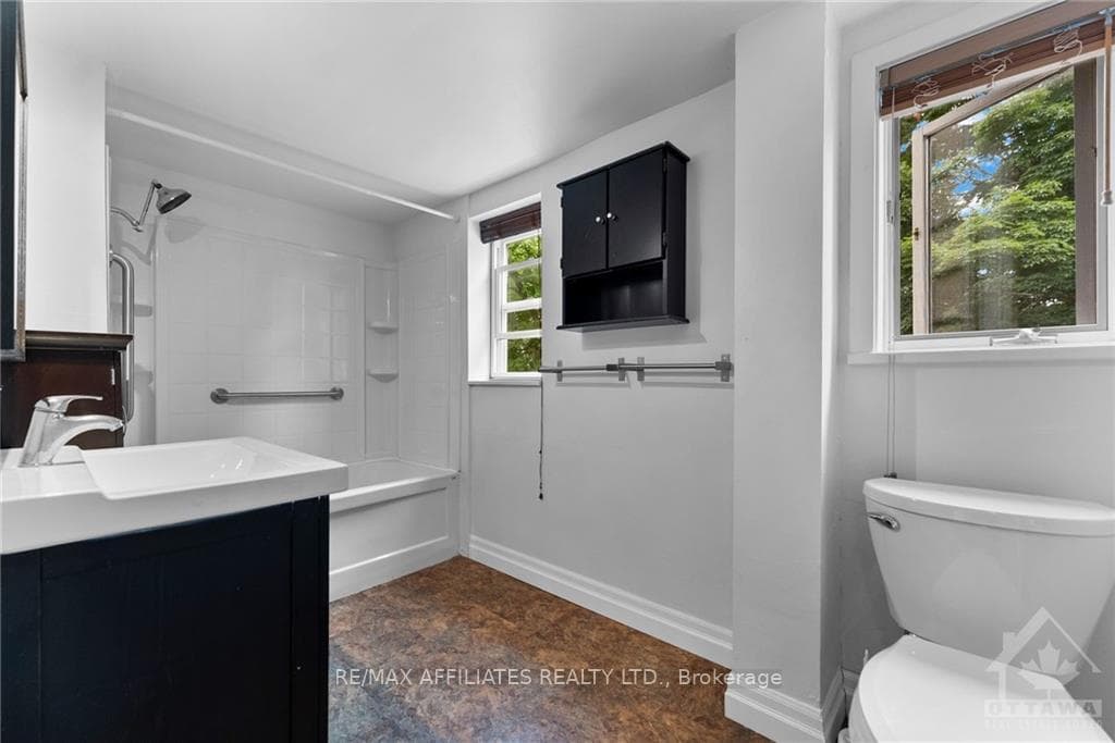 100 MORPHY Street photo 24