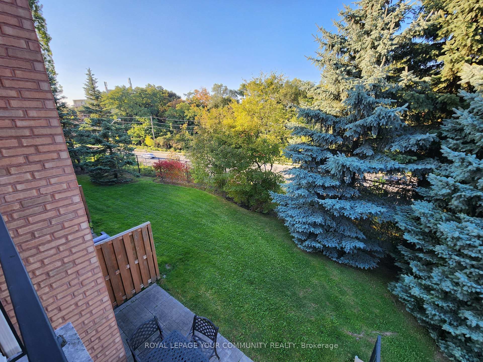 80 Aerodrome Crescent Unit 202 photo 22