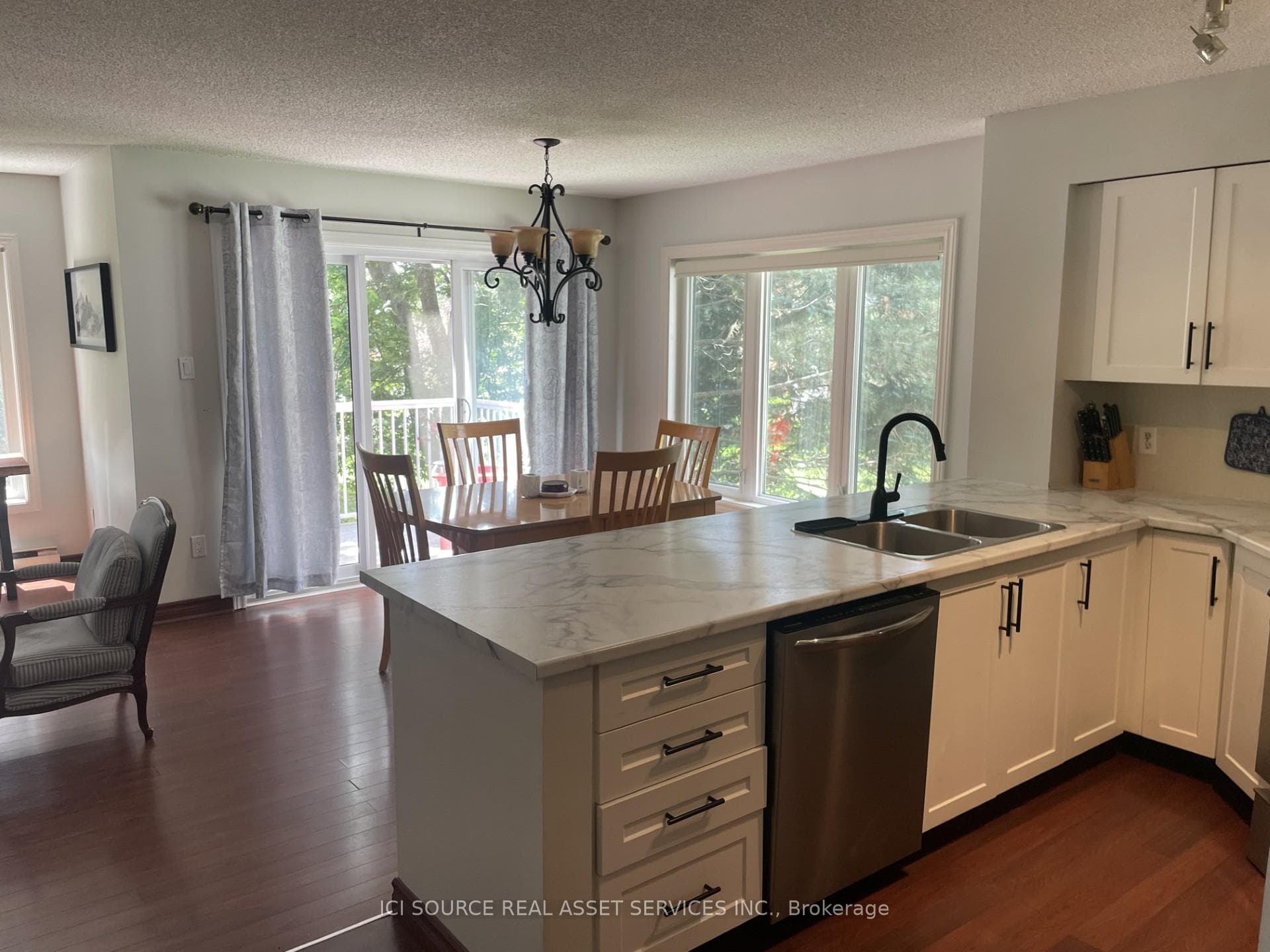 18 Ramblings Way Unit 97 photo 1