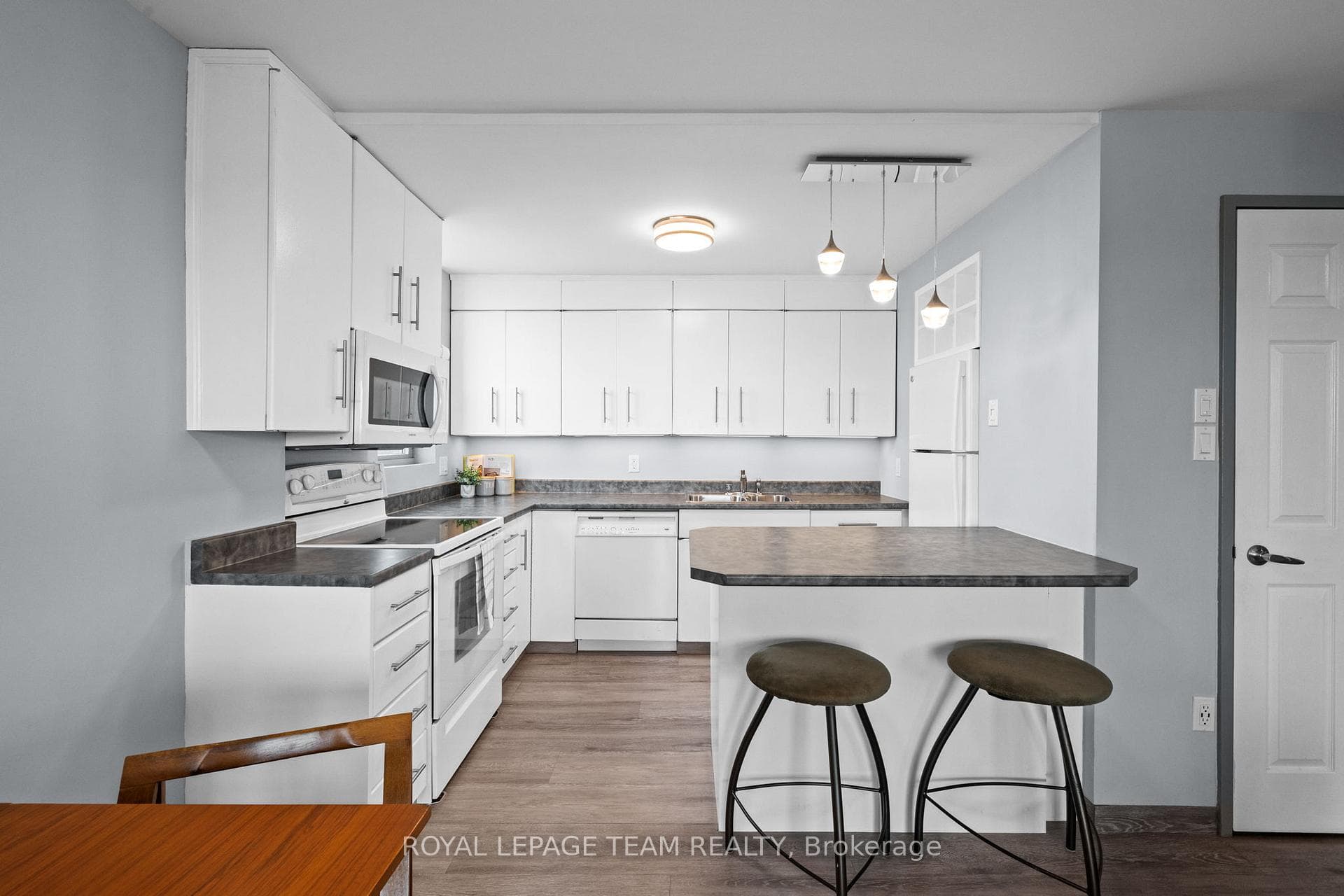 1440 Heron Road Unit 611 photo 9