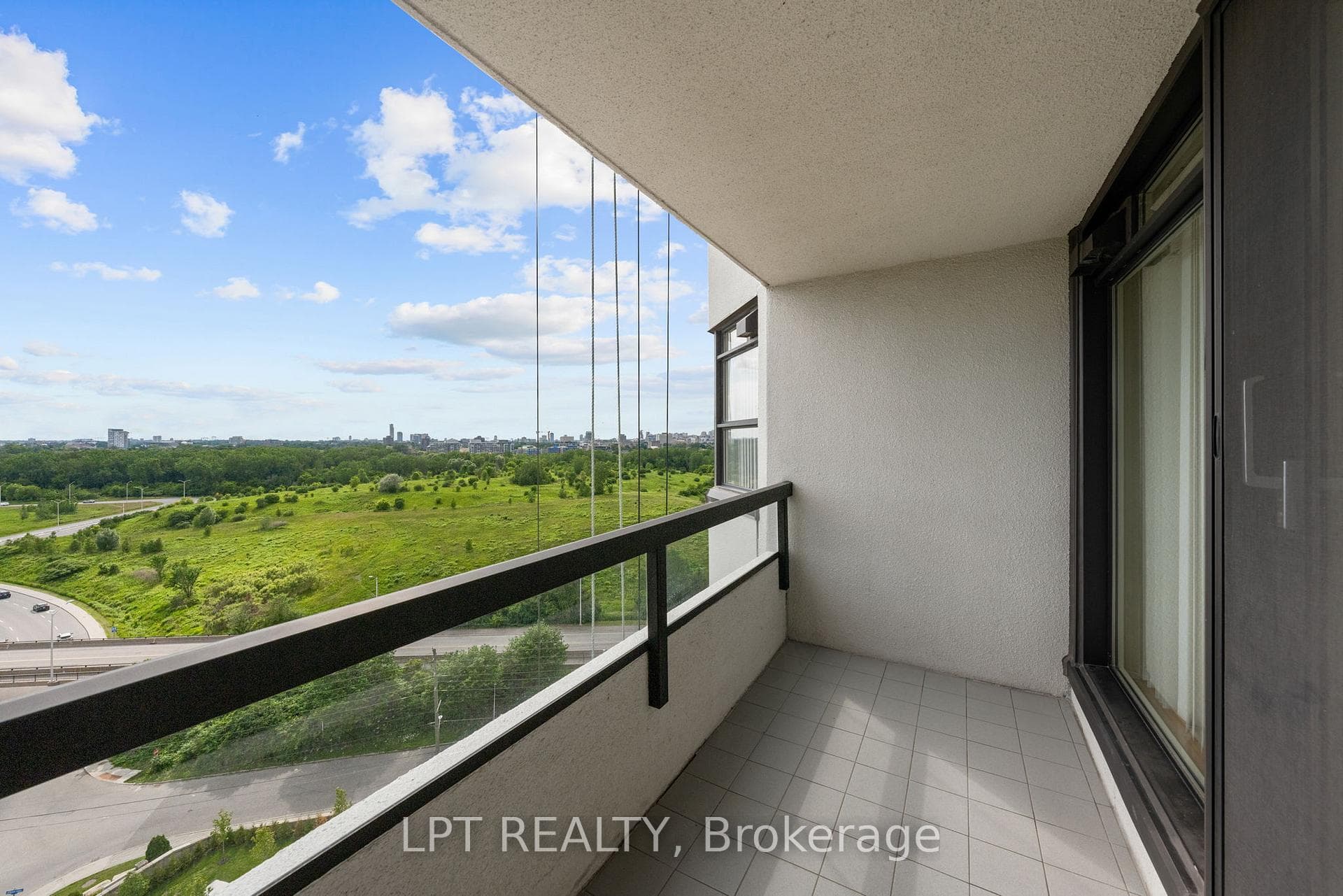 1510 Riverside Drive Unit 1505 photo 32