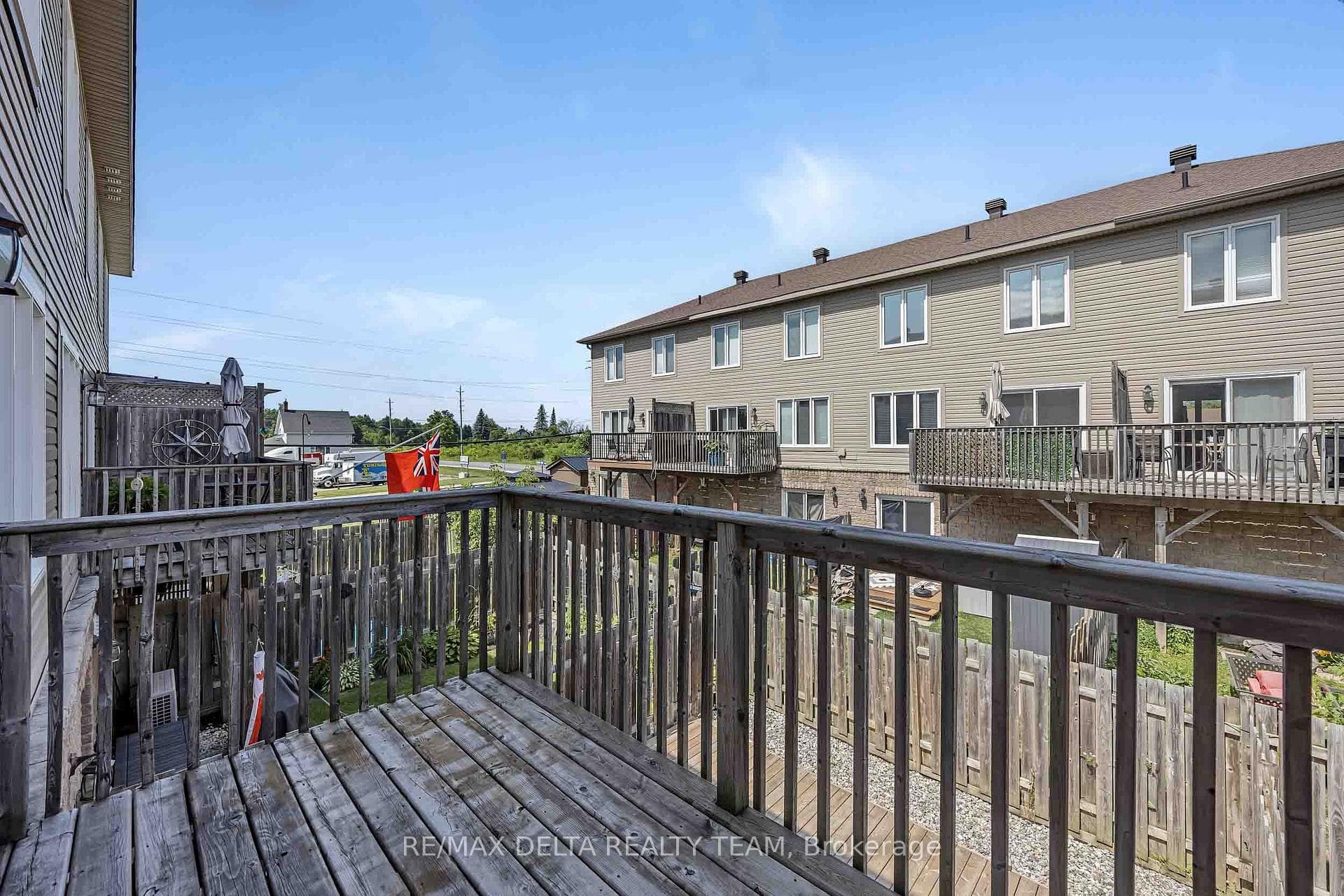 412 VAN BUREN Street photo 23