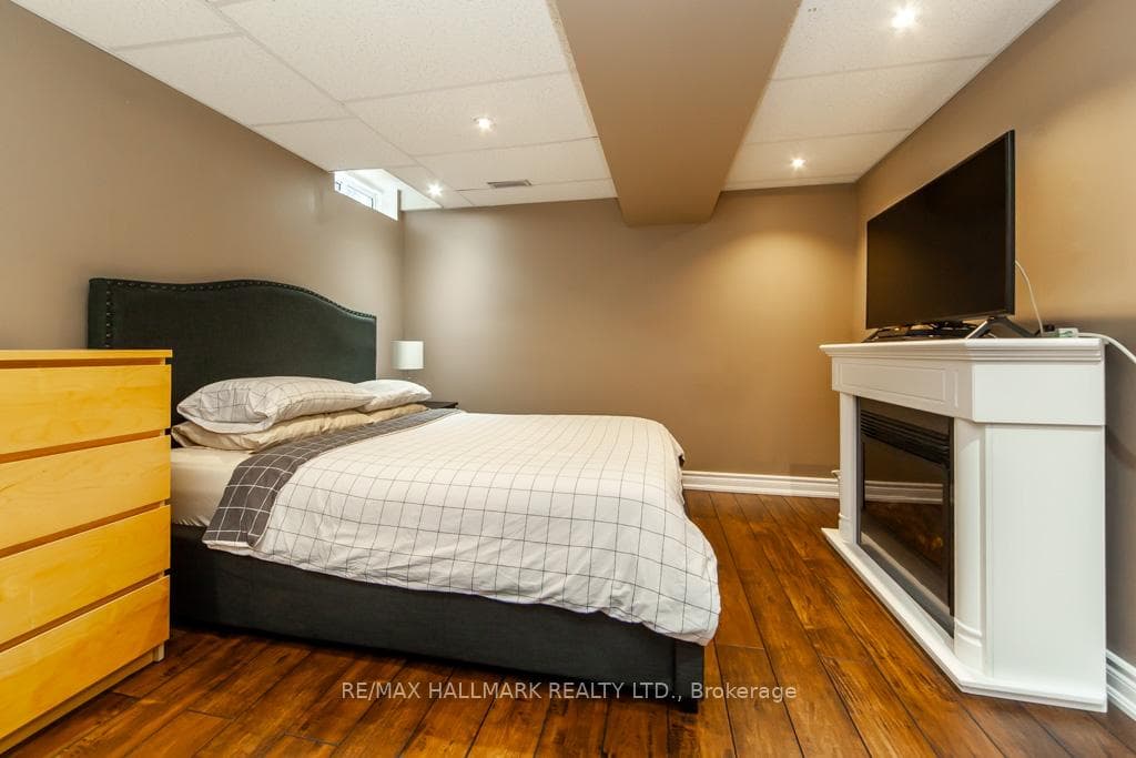 73 Armitage Crescent photo 39